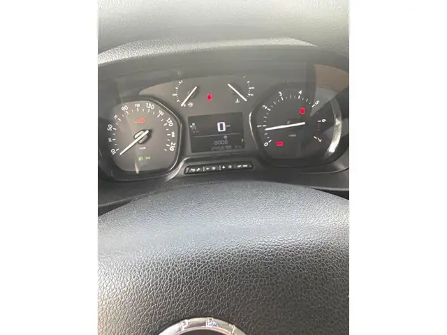 Opel Vivaro view 11