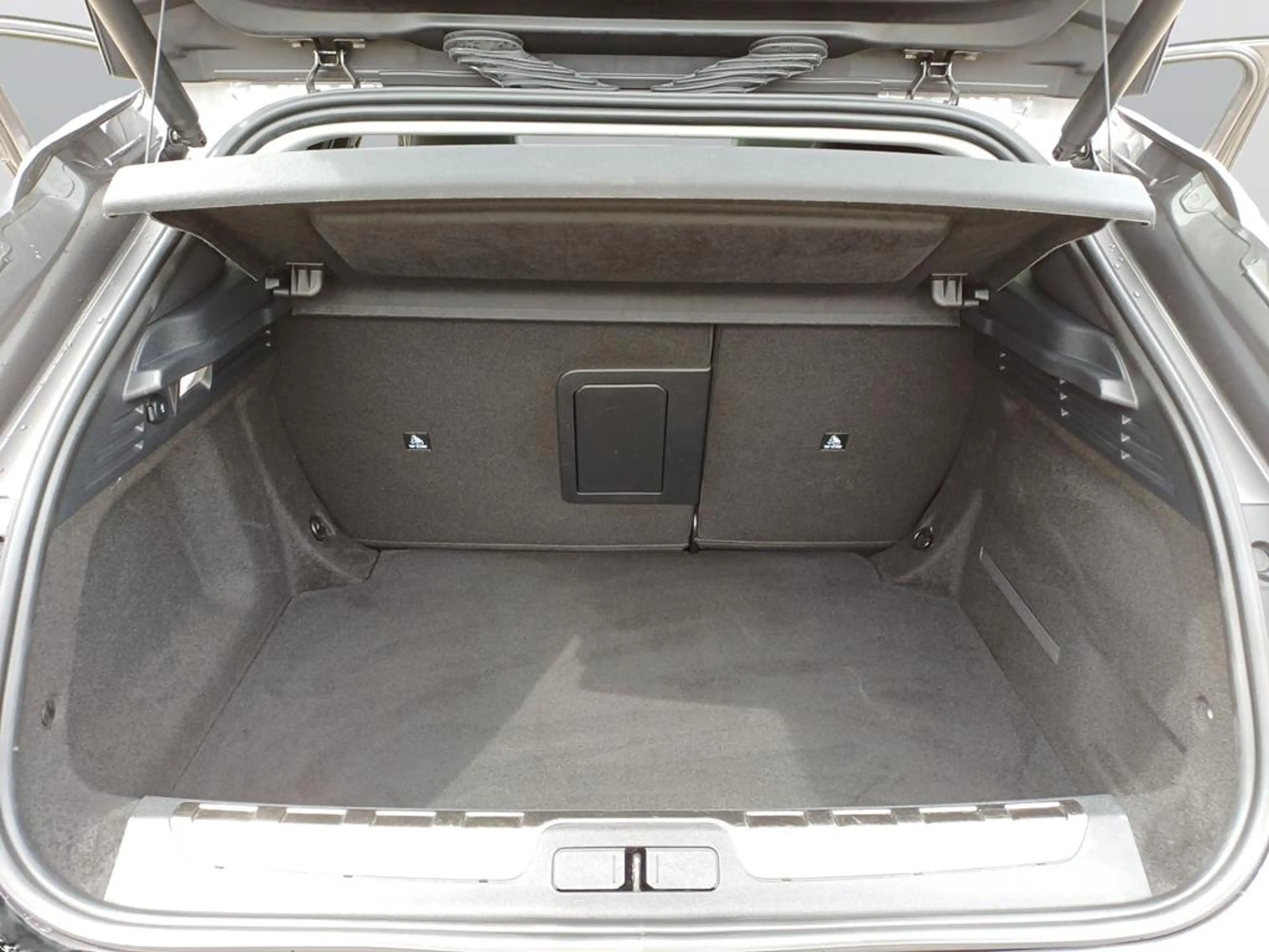 DS Automobiles DS 4 PureTech 130 Opera — photo 9