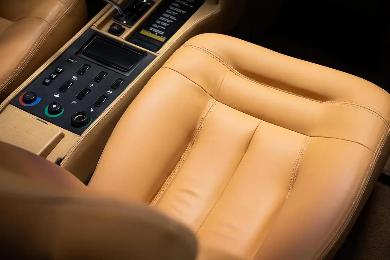 Ferrari Mondial 8 Quattrovalvole - Fully Serviced - Low mileage, foto 10