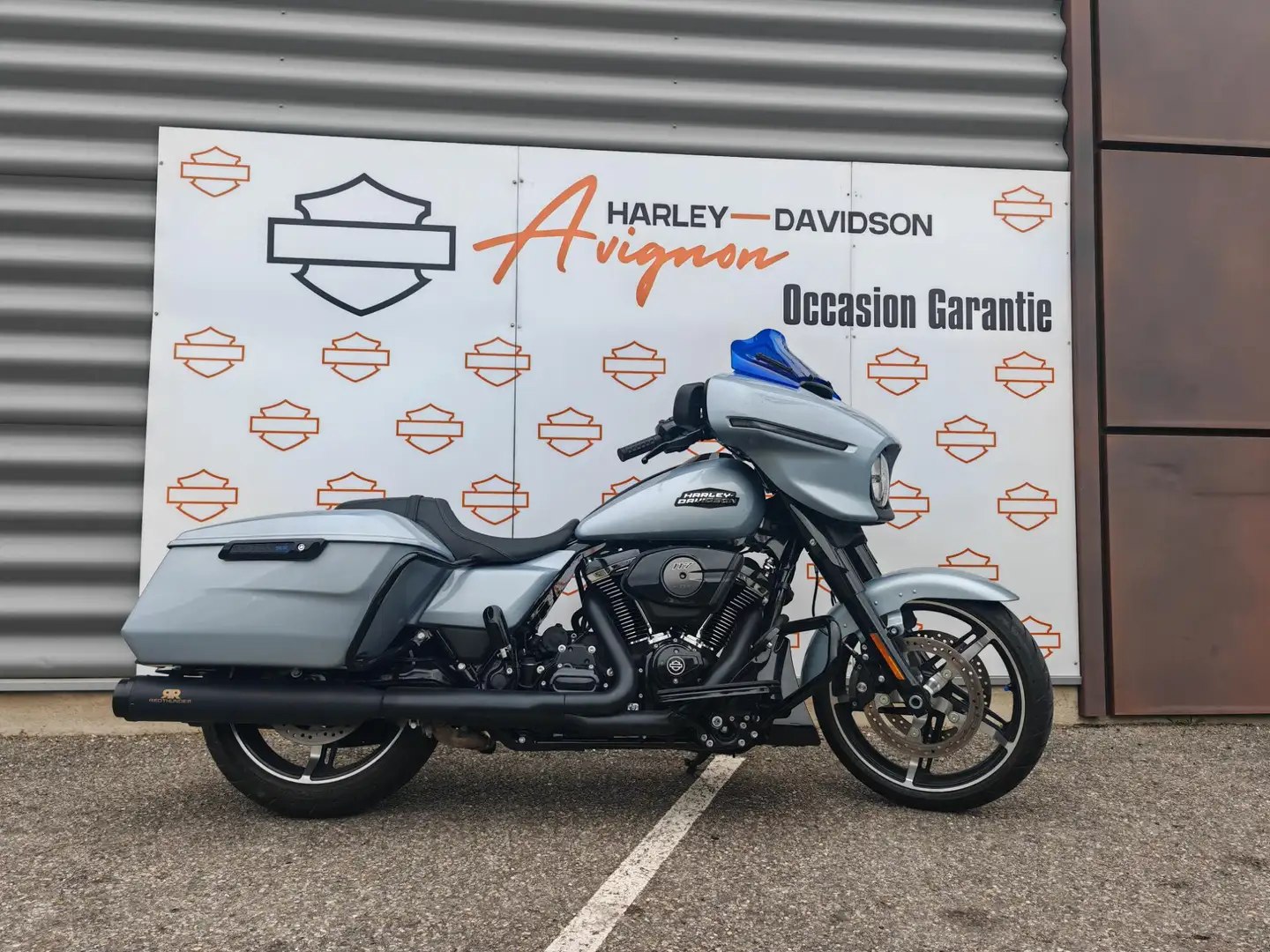 Harley-Davidson Street Glide Stříbrná - 1
