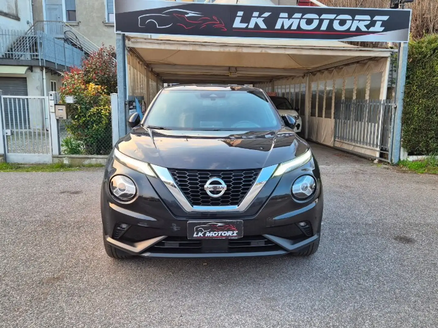 Nissan Juke Juke 1.0 DIG-T 114 CV N-Connecta Schwarz - 1