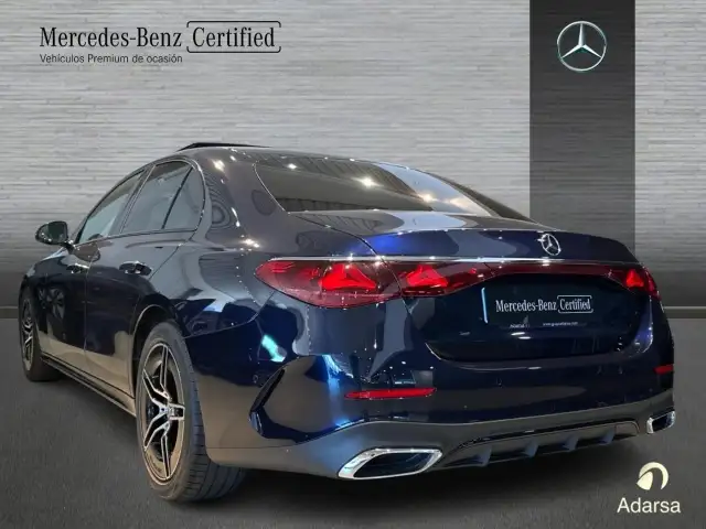 Mercedes-Benz E-Class view 4