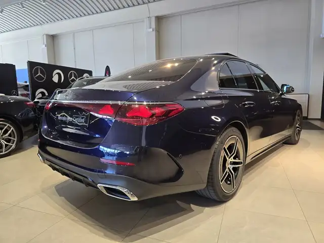 Mercedes-Benz E-Class view 7