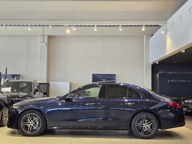Mercedes-Benz E-Class view 13