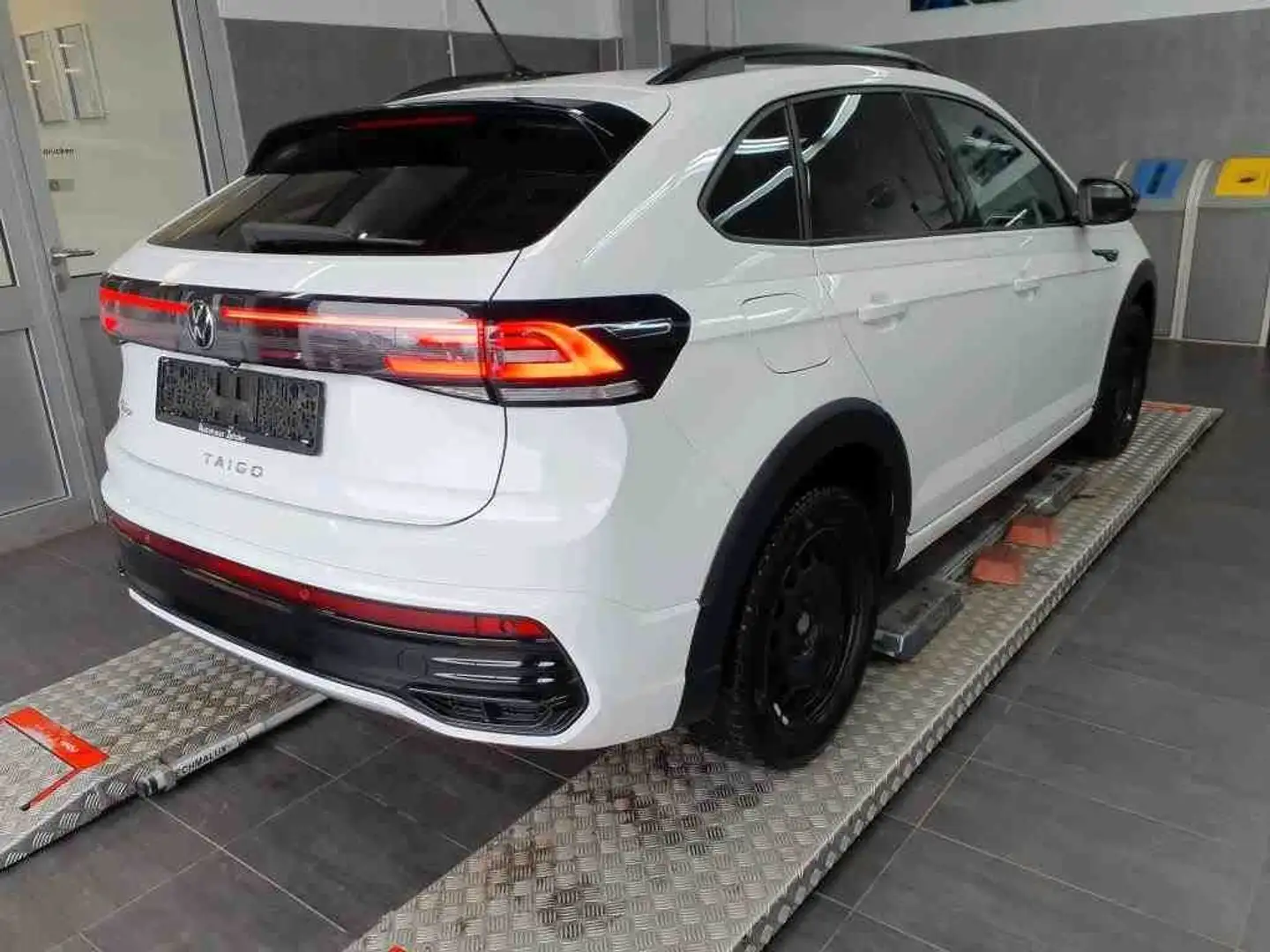 Volkswagen Taigo R-Line1.0TSI DSG LED AVV Navi SHZ Kamera Weiß - 2