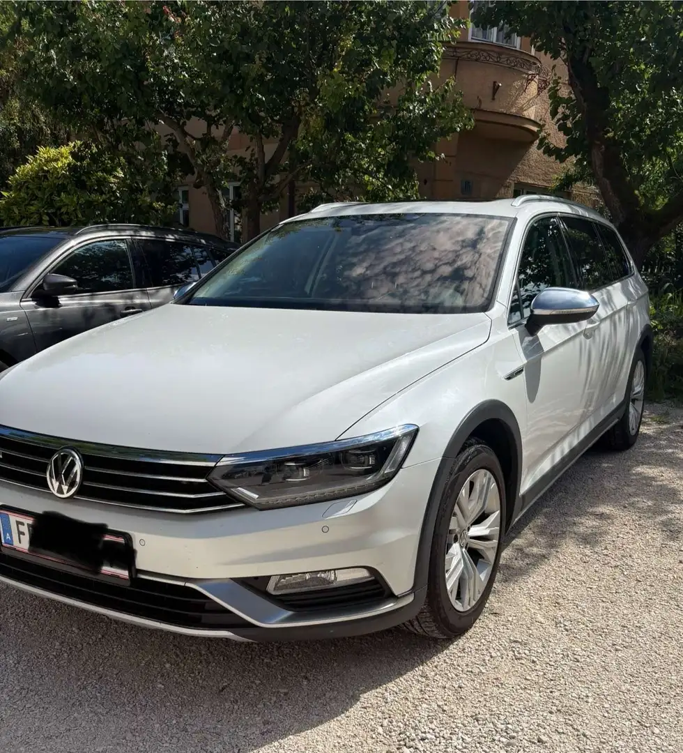 Volkswagen Passat Alltrack BMT 2,0 TDI SCR 4Motion DSG Weiß - 1