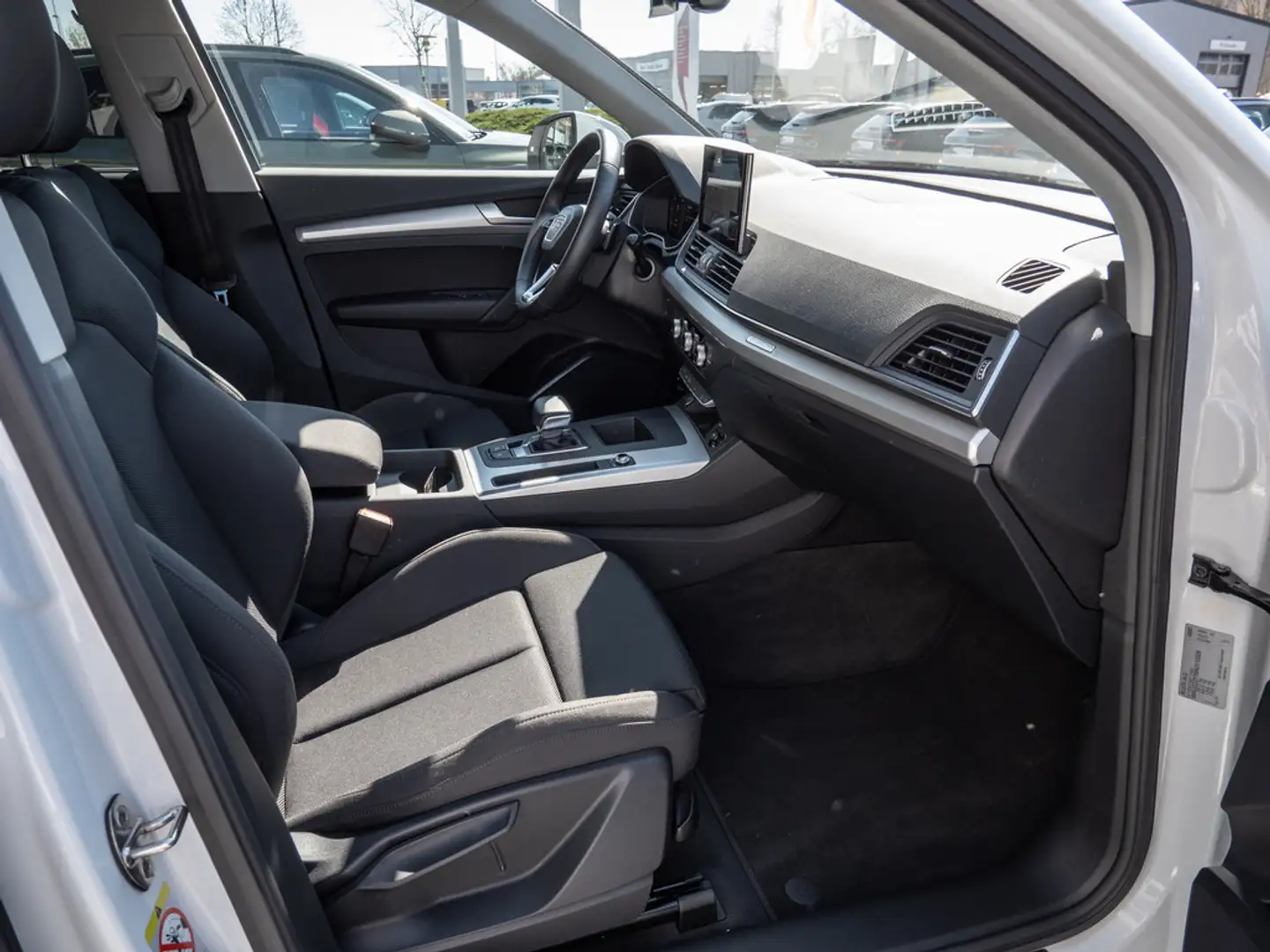 Audi Q5 40 TDI quattro KLIMA PDC SHZ NAVI LED Blanc - 2