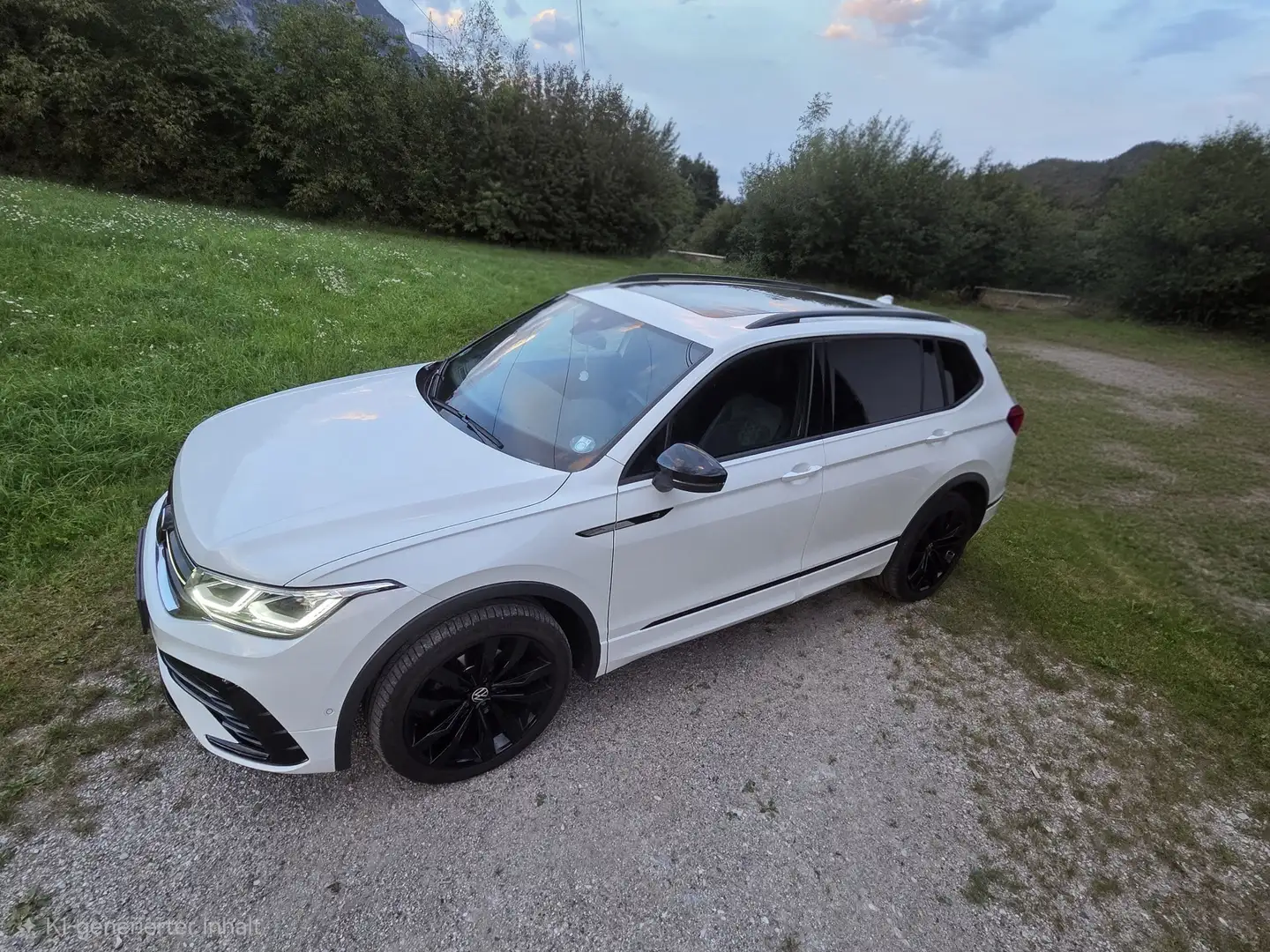 Volkswagen Tiguan Allspace 2,0 TDI SCR DSG 4Motion R-Line Weiß - 1