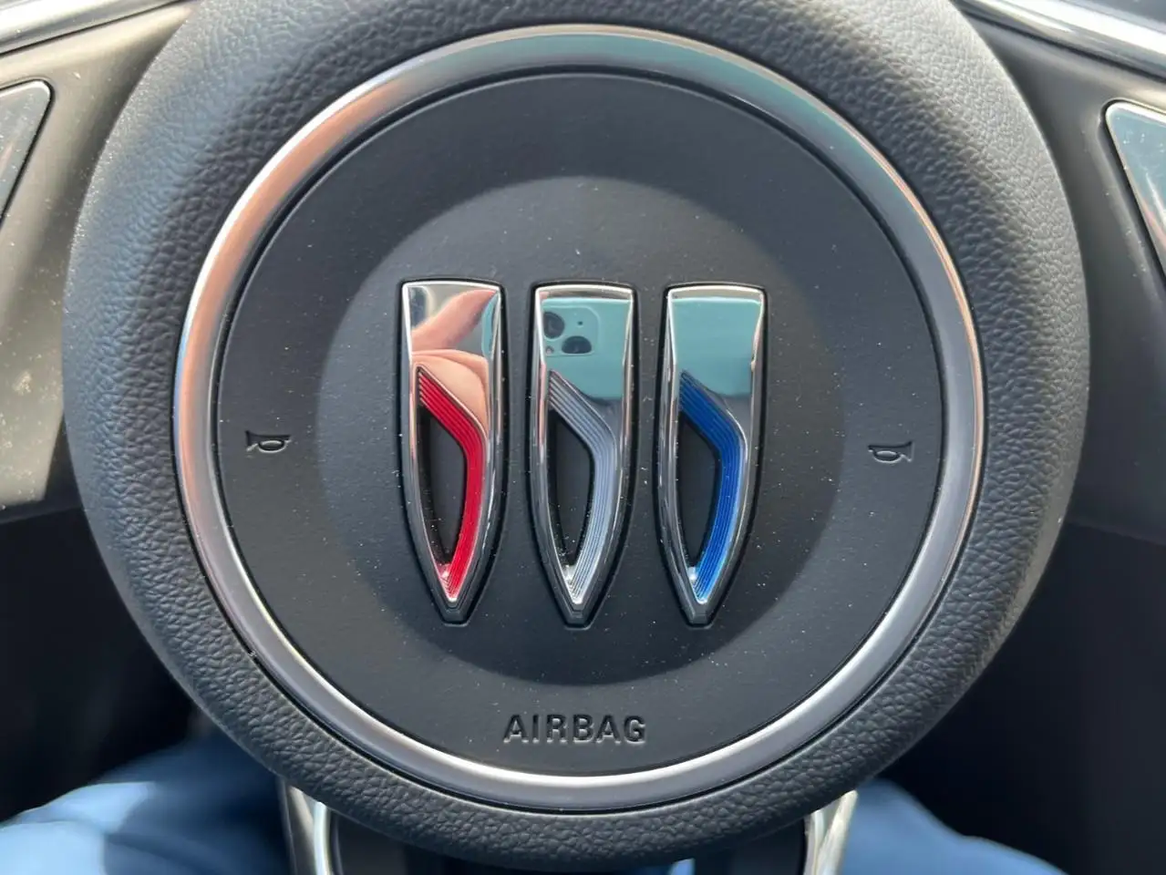 Buick Envision снимка Buick Envision
