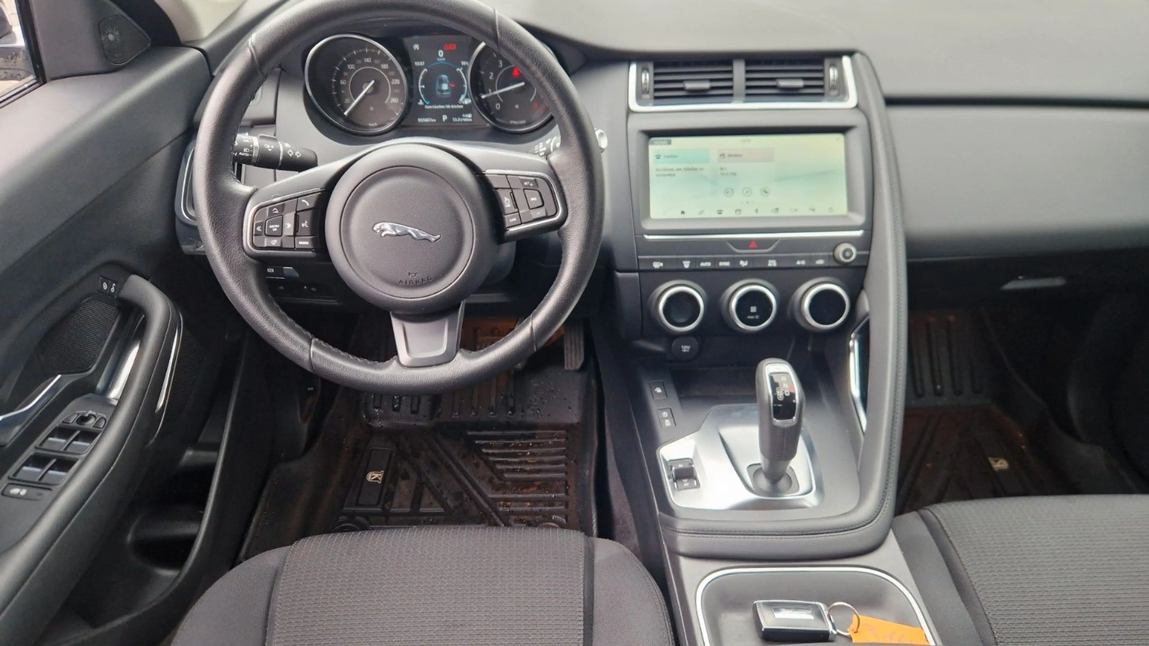 Jaguar E-Pace E-PACE AWD Kamera Navigation LED — photo 10