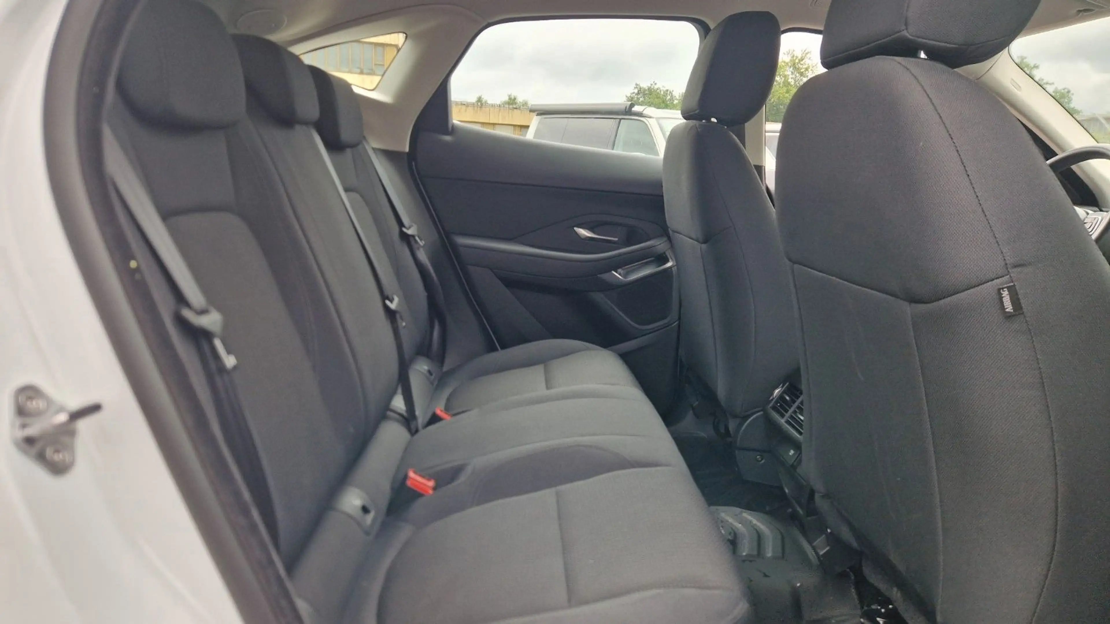 Jaguar E-Pace E-PACE AWD Kamera Navigation LED — photo 12
