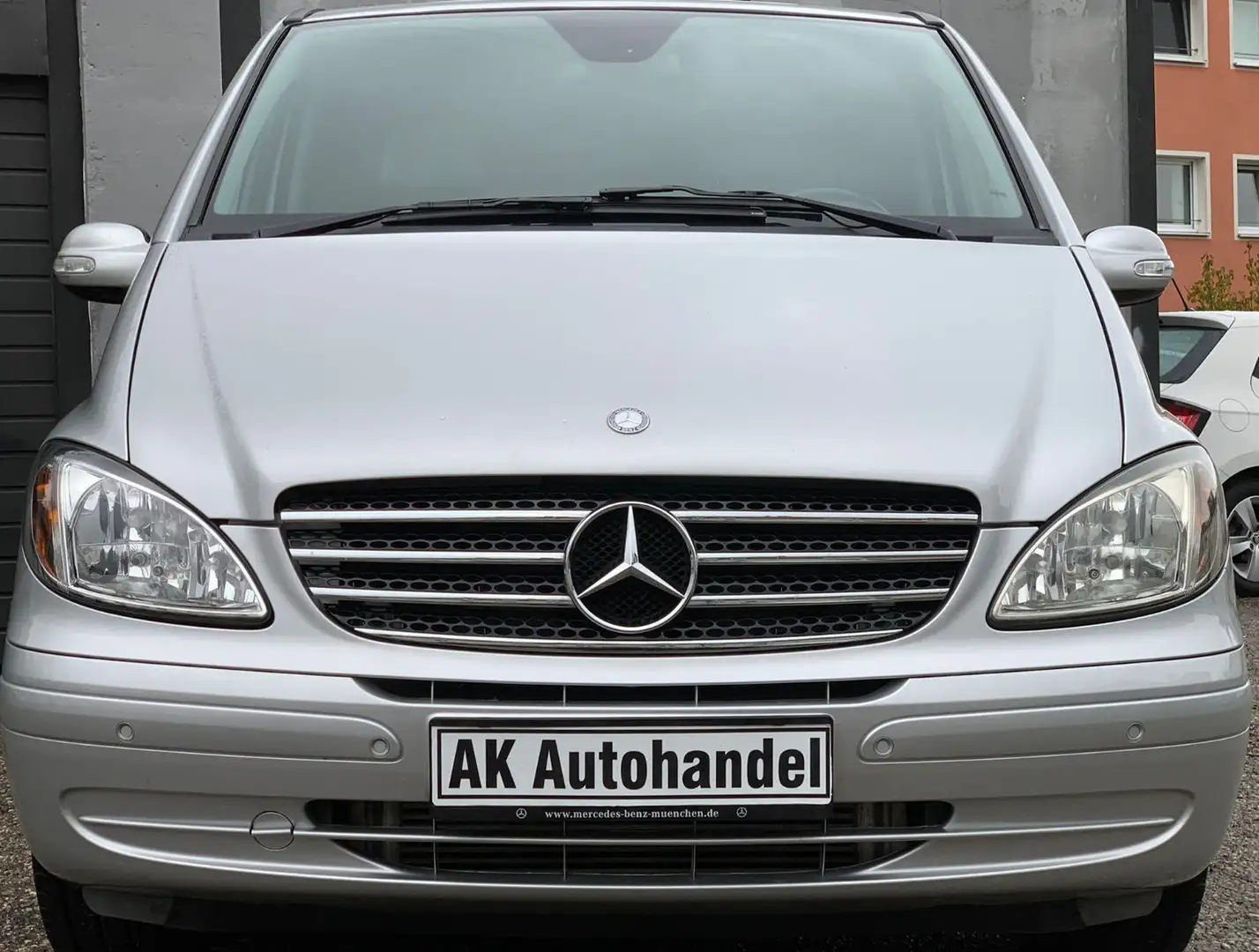 Mercedes-Benz Viano 2.2 CDI kompakt Aut 7 Sitze Teilleder AHK Argent - 2