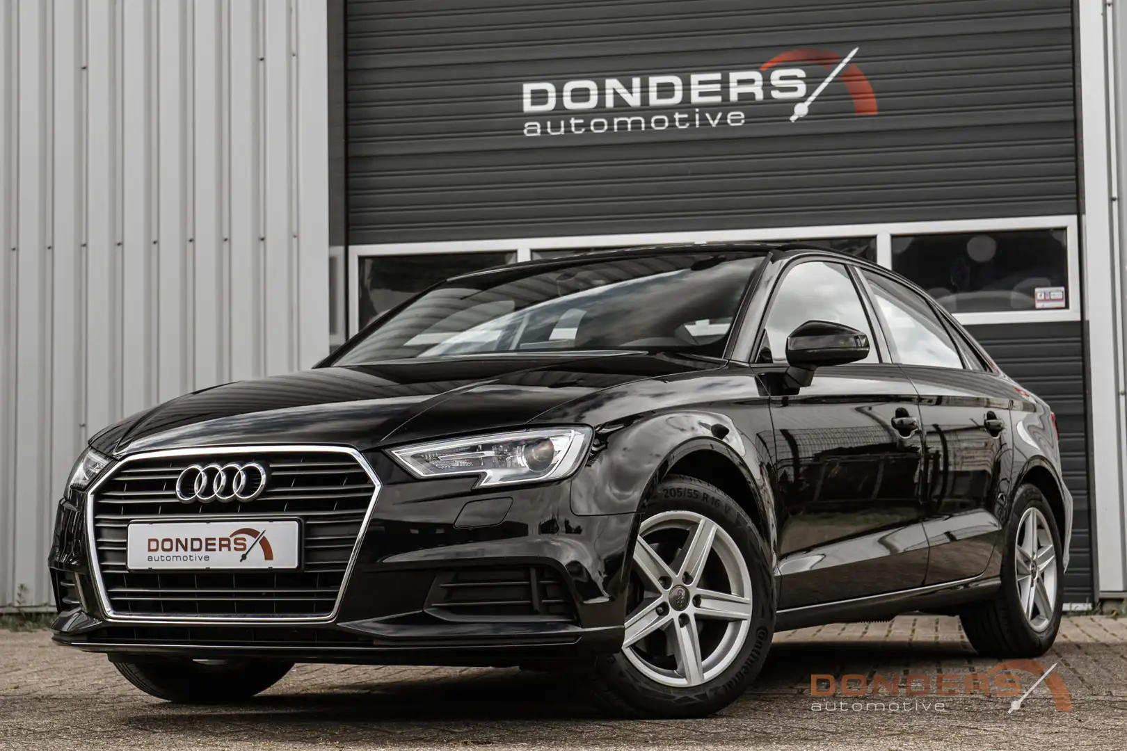 Audi A3 Limousine 1.4 TFSI CoD Design Pro Line Noir - 1