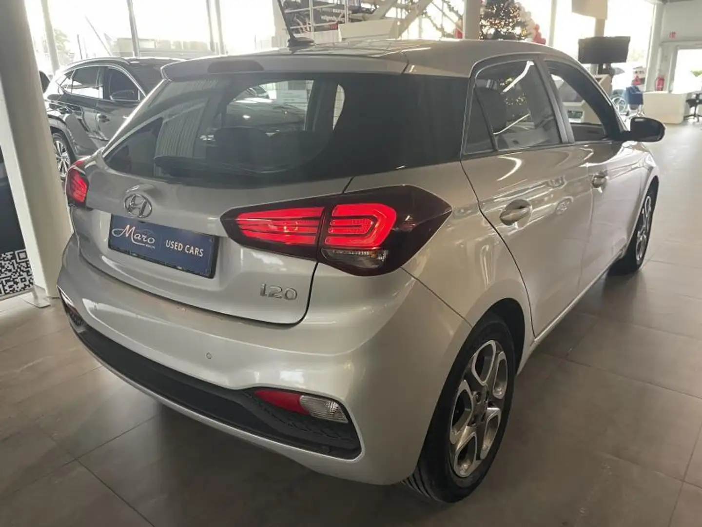 Hyundai i20 1.2i Twist TechnoPack | GPS, camera, cruise,... | Zilver - 2