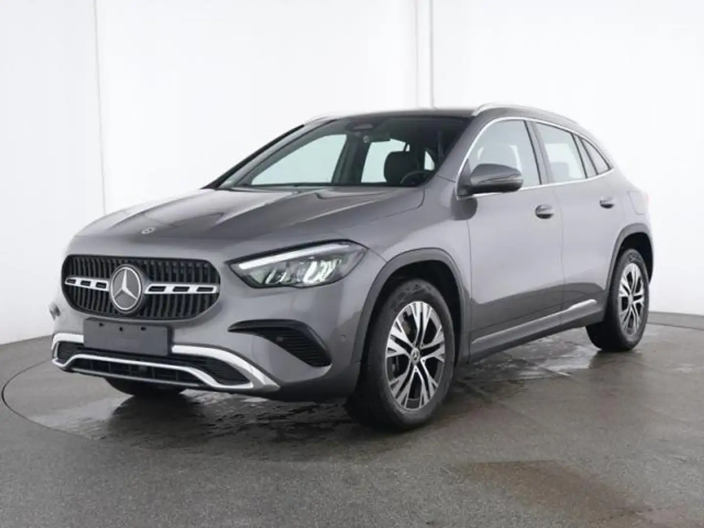 Mercedes-Benz GLA 180 Automatic Sport Plus Gris - 1