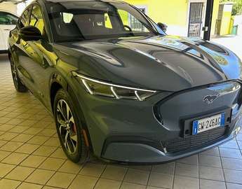 e Mach-e  awd iva esposta auto 600km si export