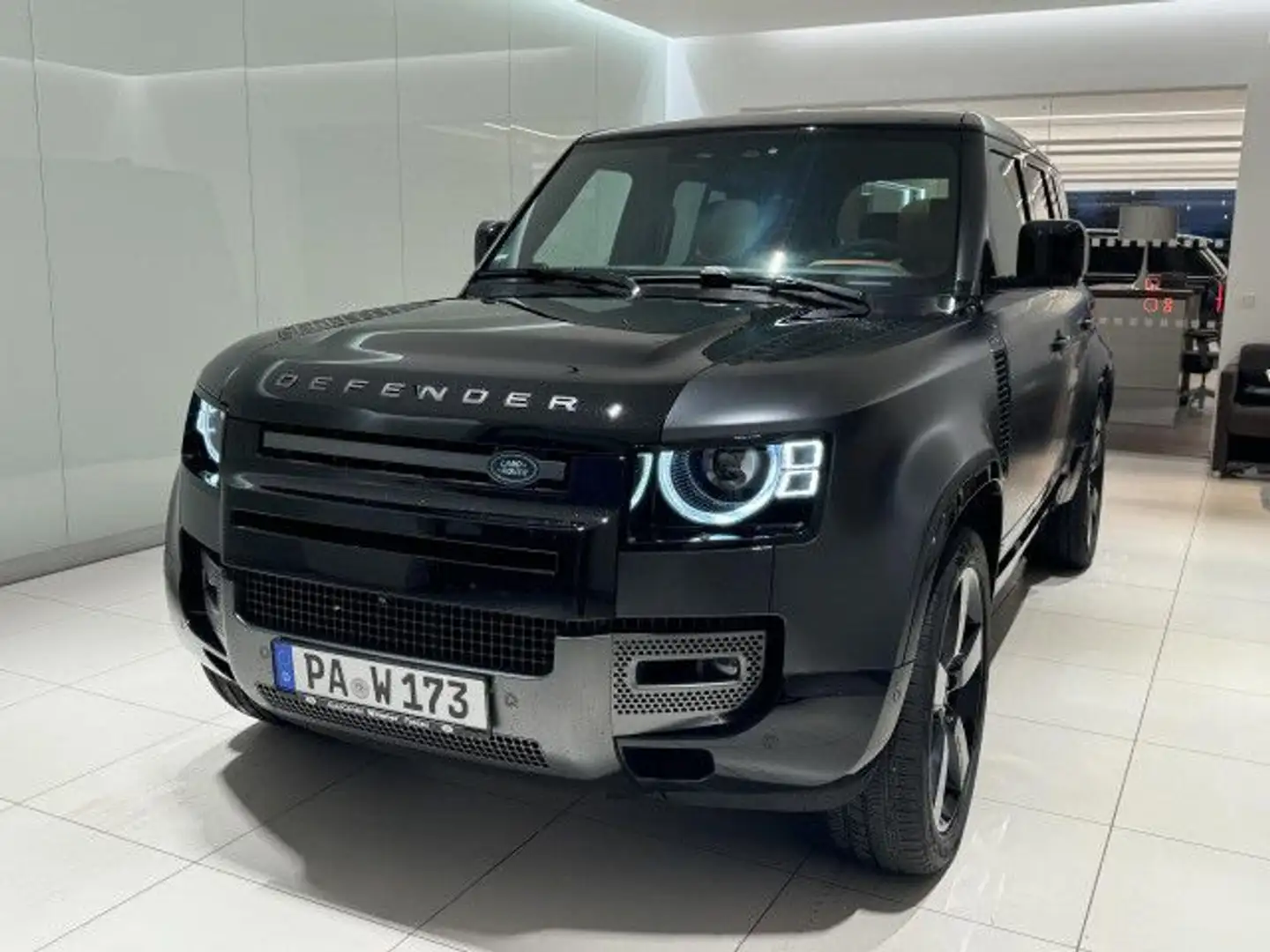 Land Rover Defender 110 P525 V8 Carpathian Edition Bluetooth Grau - 1