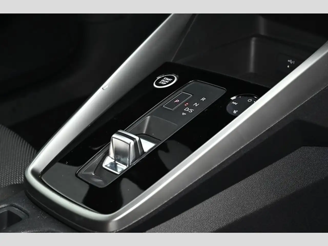 Audi A3 Sportback 45 TFSI e S line Navi Assist-Paket AC 12