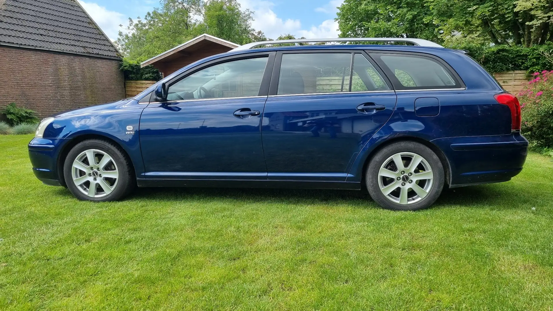 Toyota Avensis 2.0 VVTi Linea Sol Blau - 2