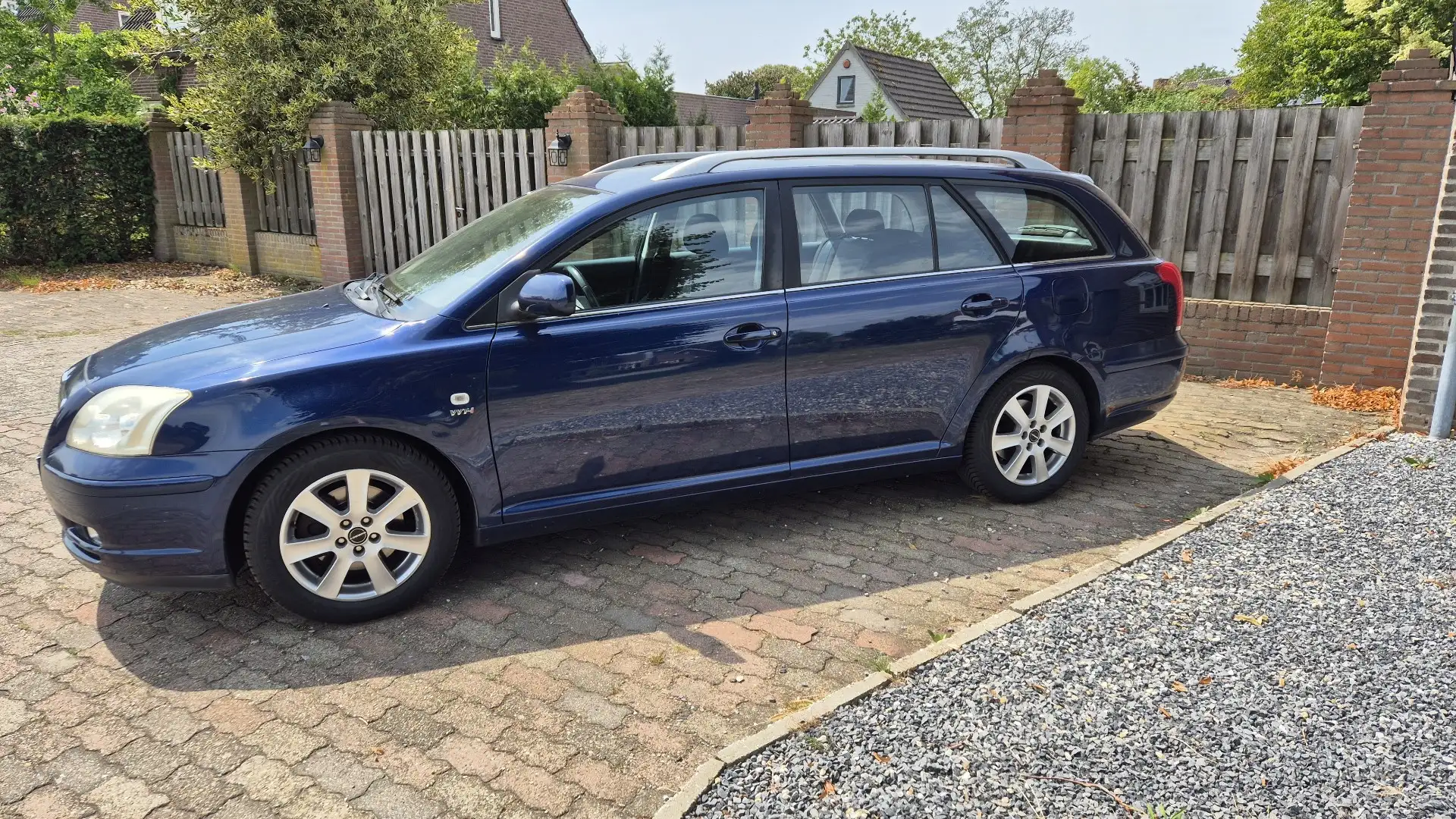 Toyota Avensis 2.0 VVTi Linea Sol Albastru - 1