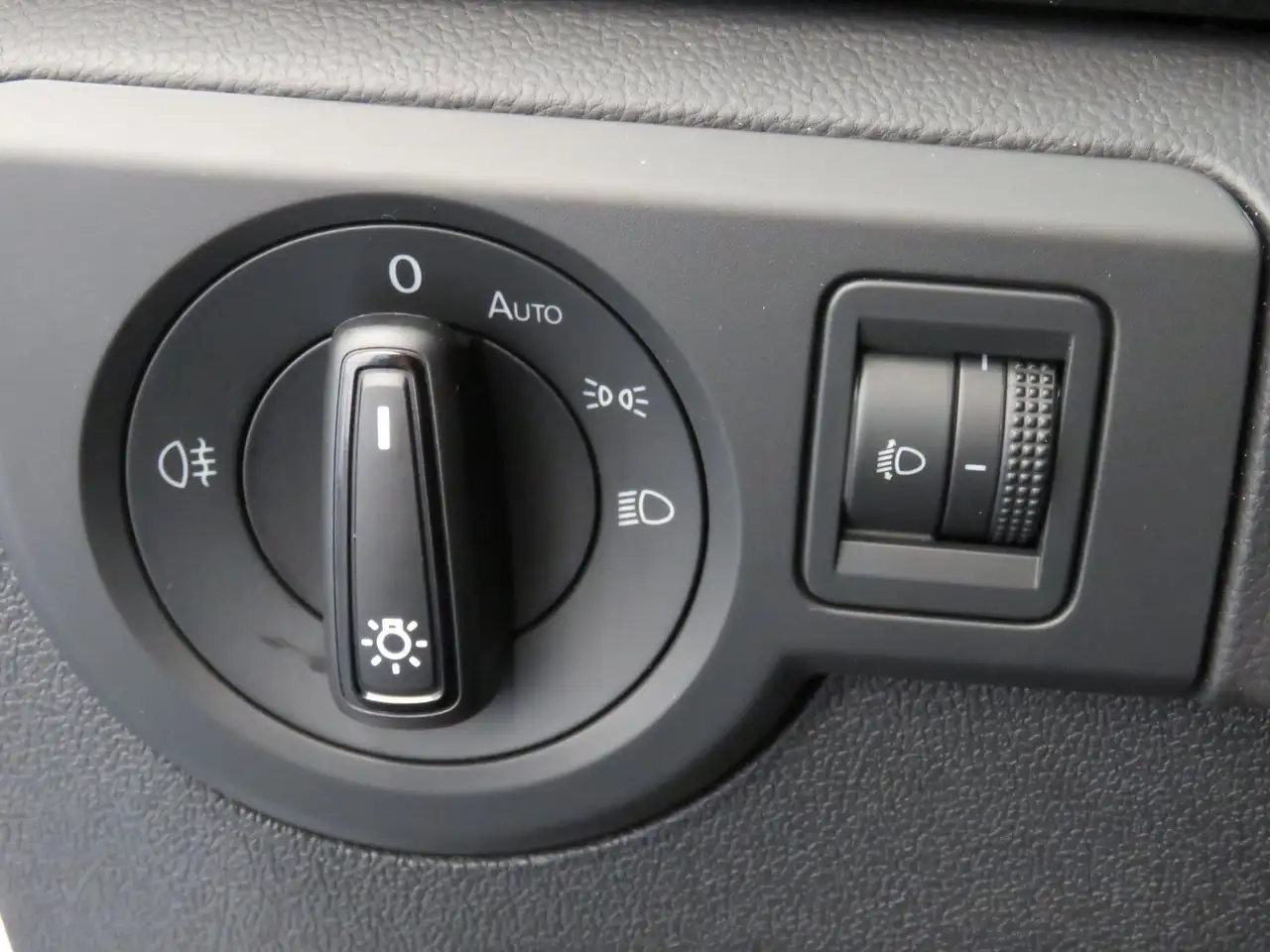 Volkswagen T-Cross Friends TSI 8