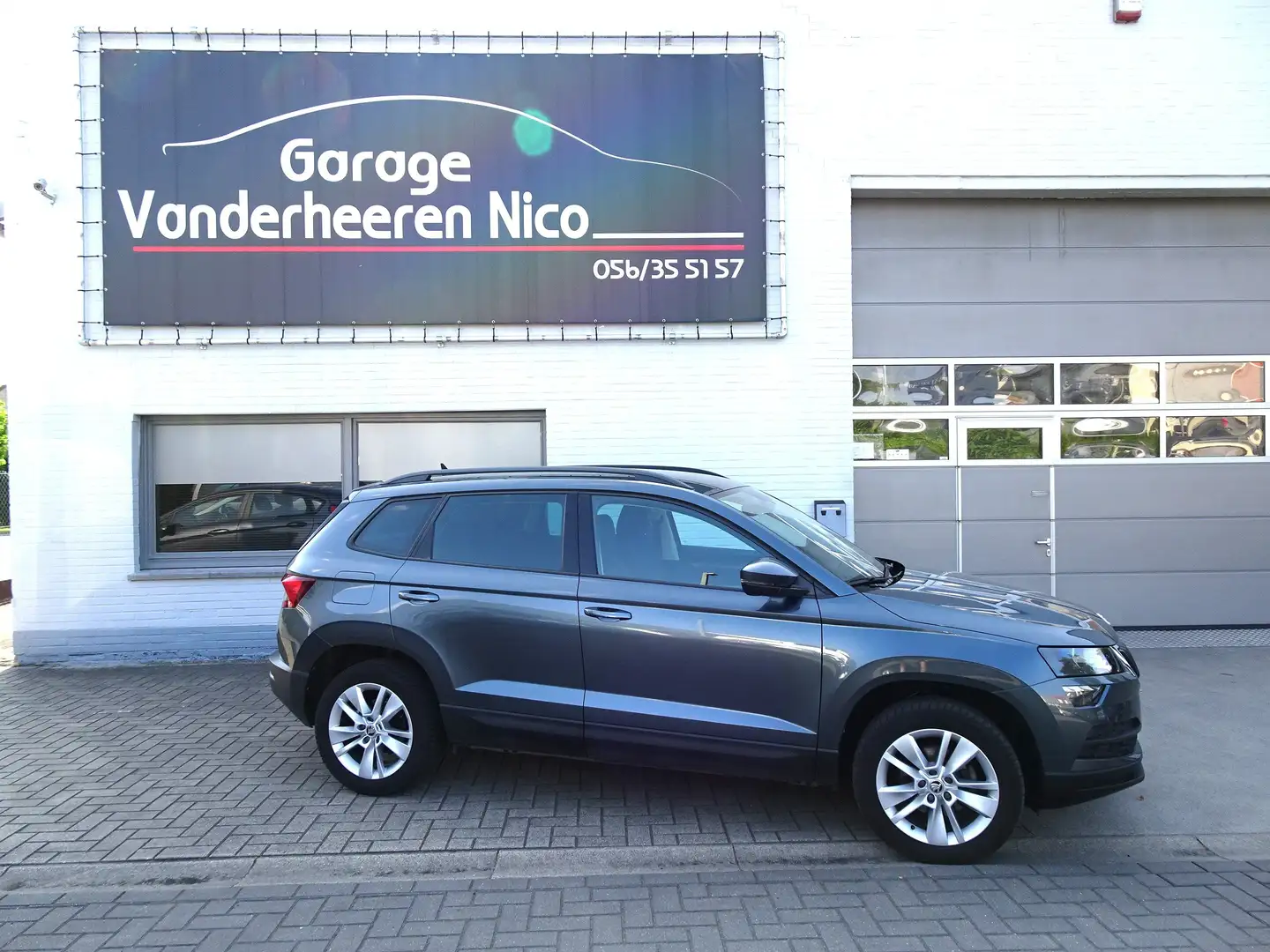 Skoda Karoq 1.0TSi Ambition CARPLAY,CAMERA,NAVI,CRUISE,BLUETH Gris - 1