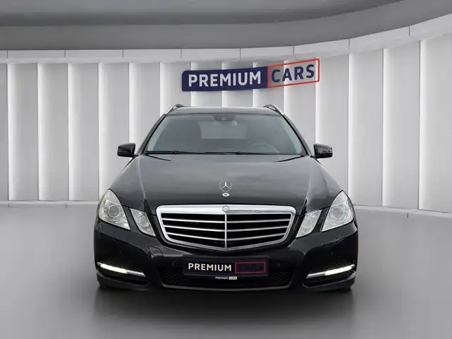 Mercedes-Benz E view 8