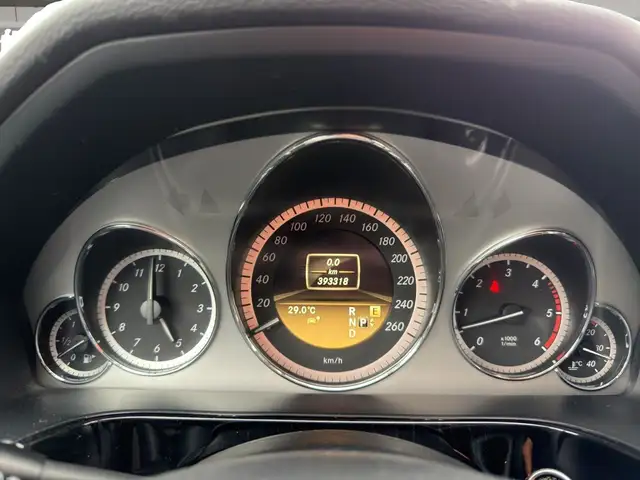 Mercedes-Benz E view 13