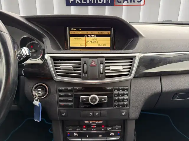 Mercedes-Benz E view 14