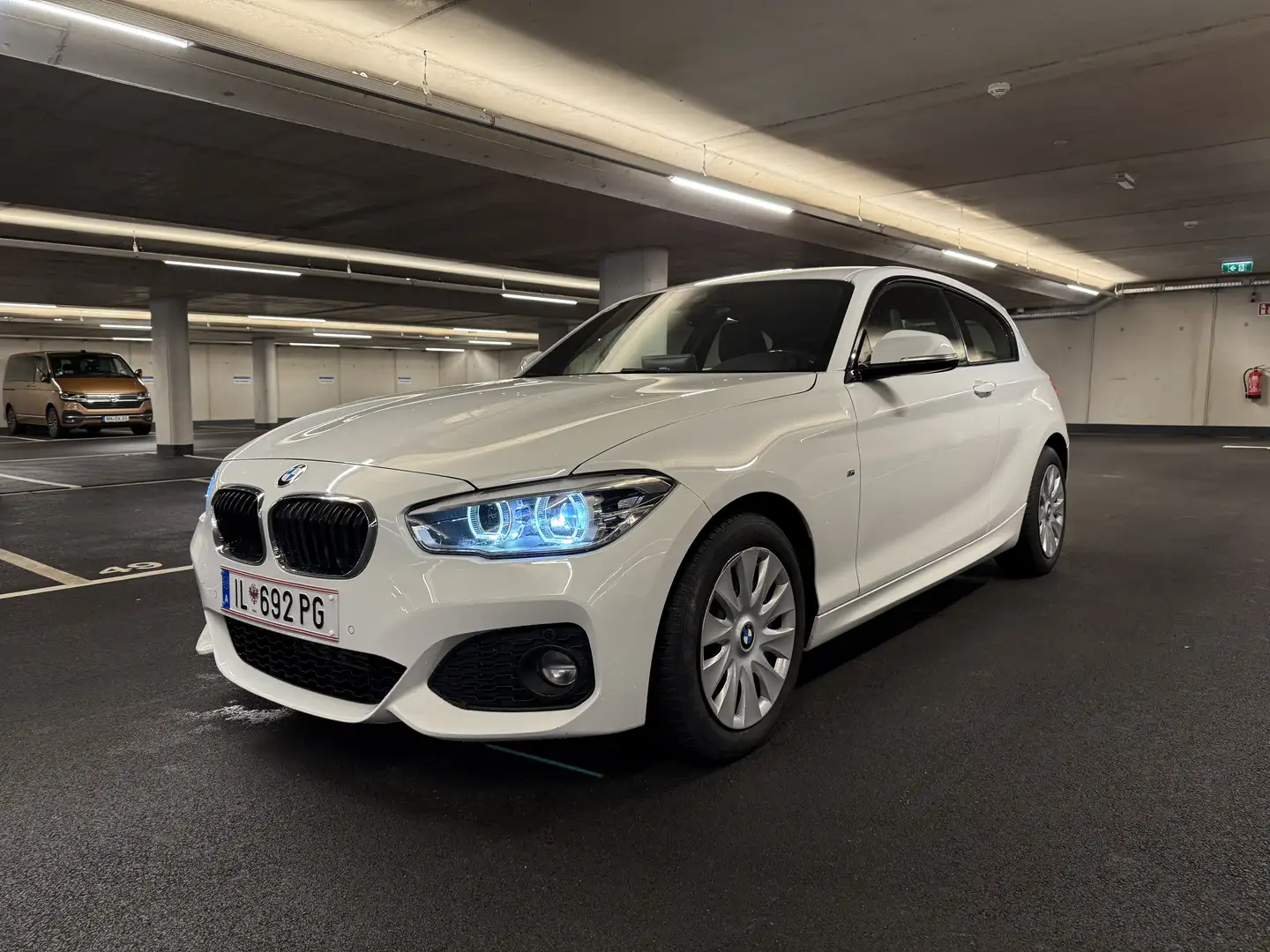 BMW 120 120d xDrive Österreich-Paket Aut. Weiß - 2