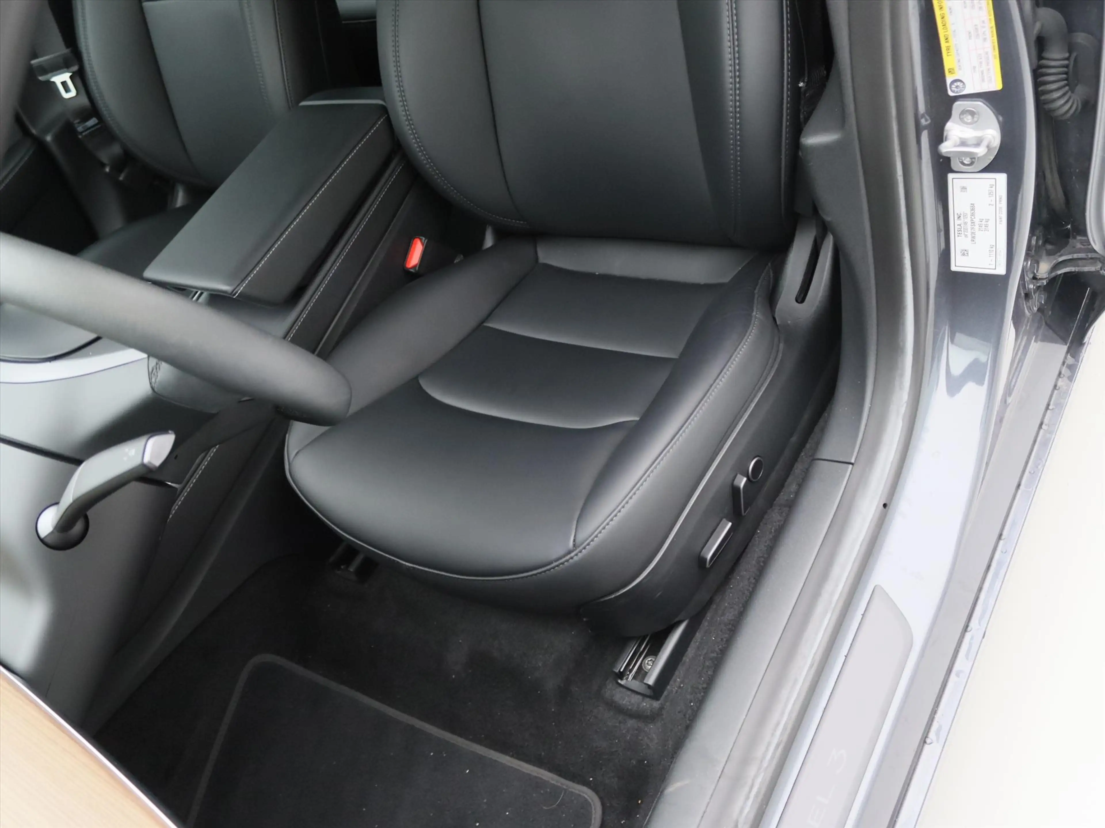 Tesla Model 3 Standard RWD Plus UPGRADE 95.7% SoH [ TREKHAAK+LFP — photo 19