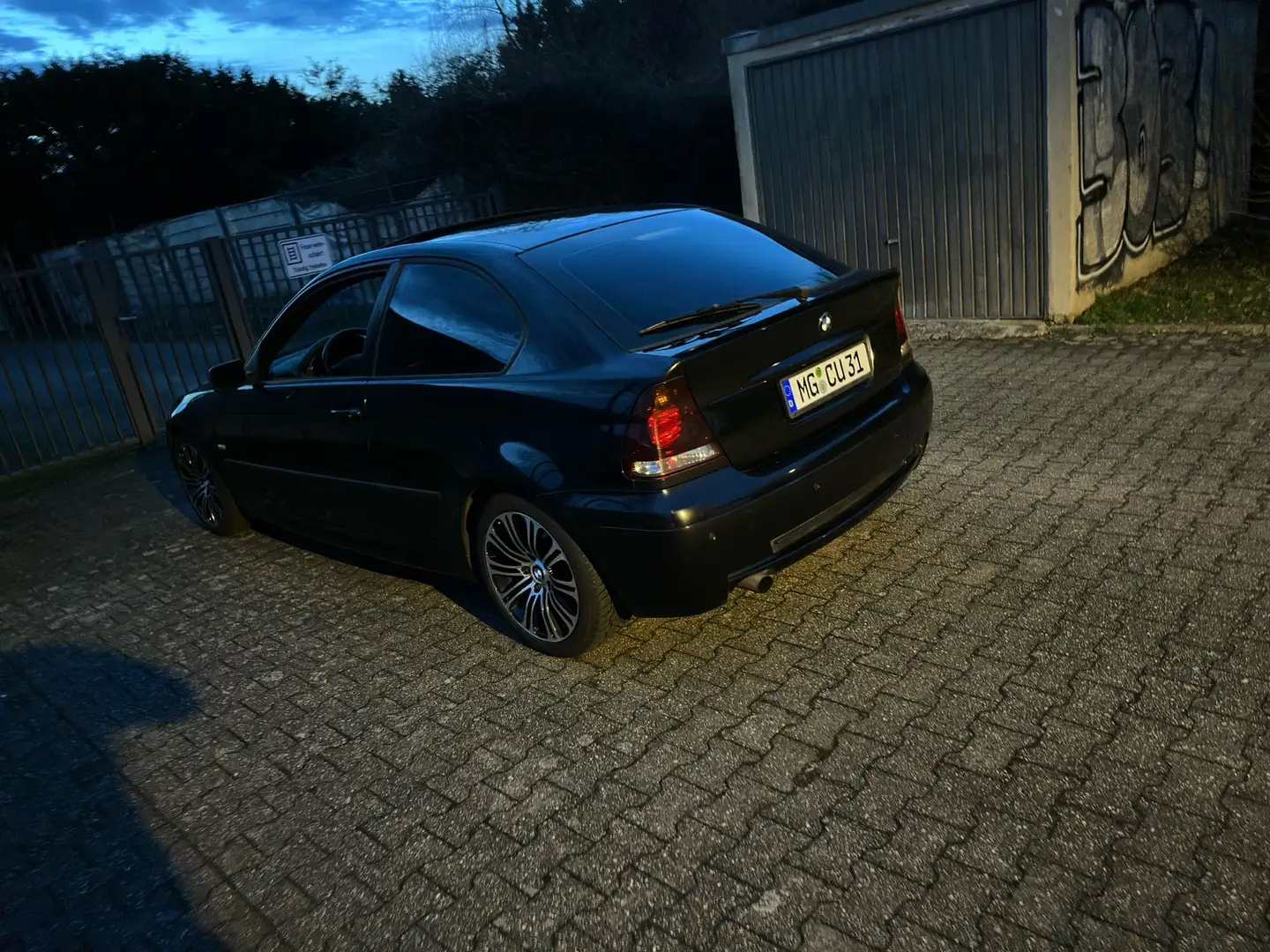 BMW 316 316ti compact E46 LPG, M Paket Vollaustattung Schwarz - 2