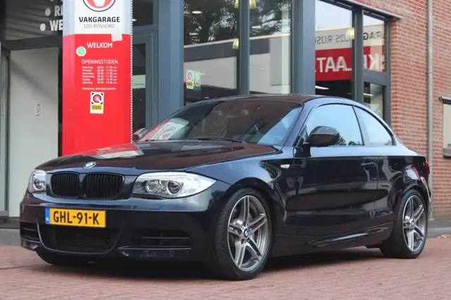 BMW 135 1-Serie 135i Coupé Handgeschakeld *High Executive*
