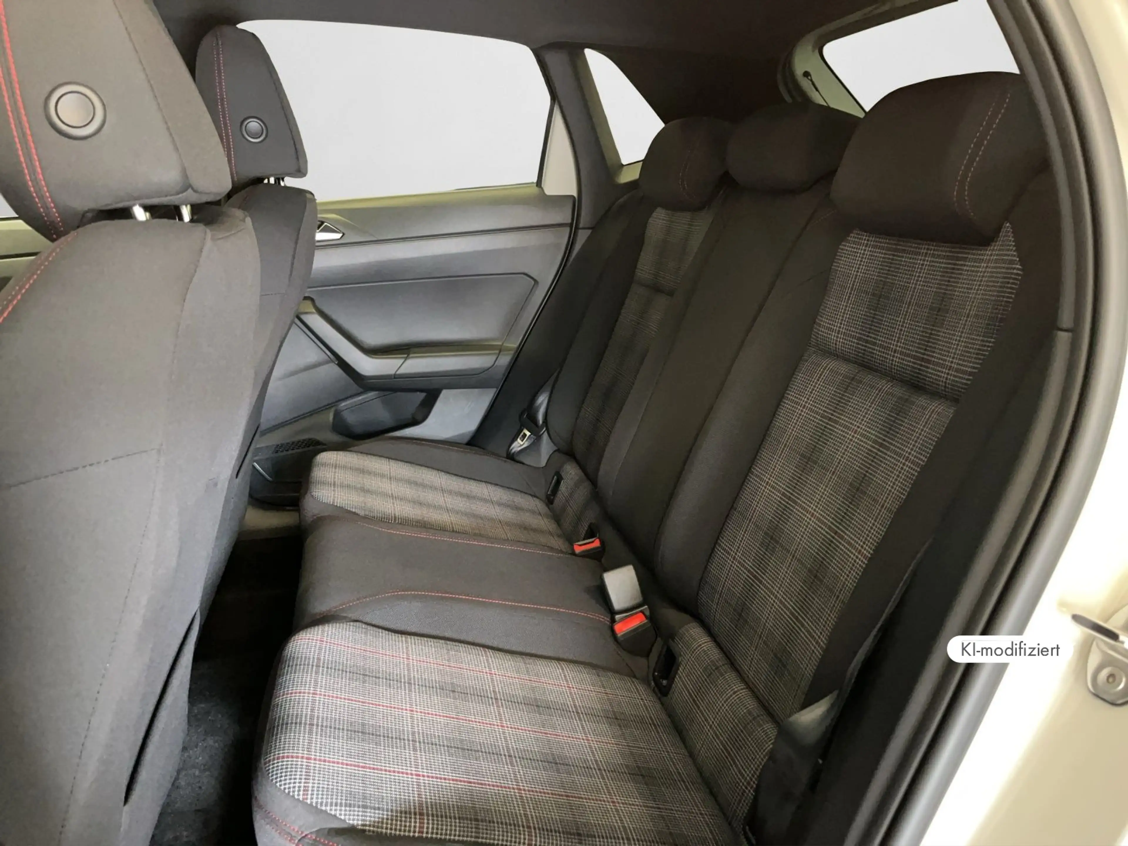 Volkswagen Polo GTI 2.0 TSI DSG — photo 14