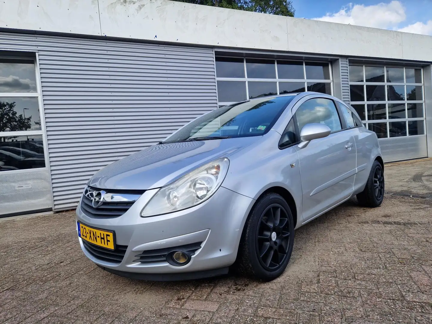 Opel Corsa 1.4-16V Cosmo Grigio - 1