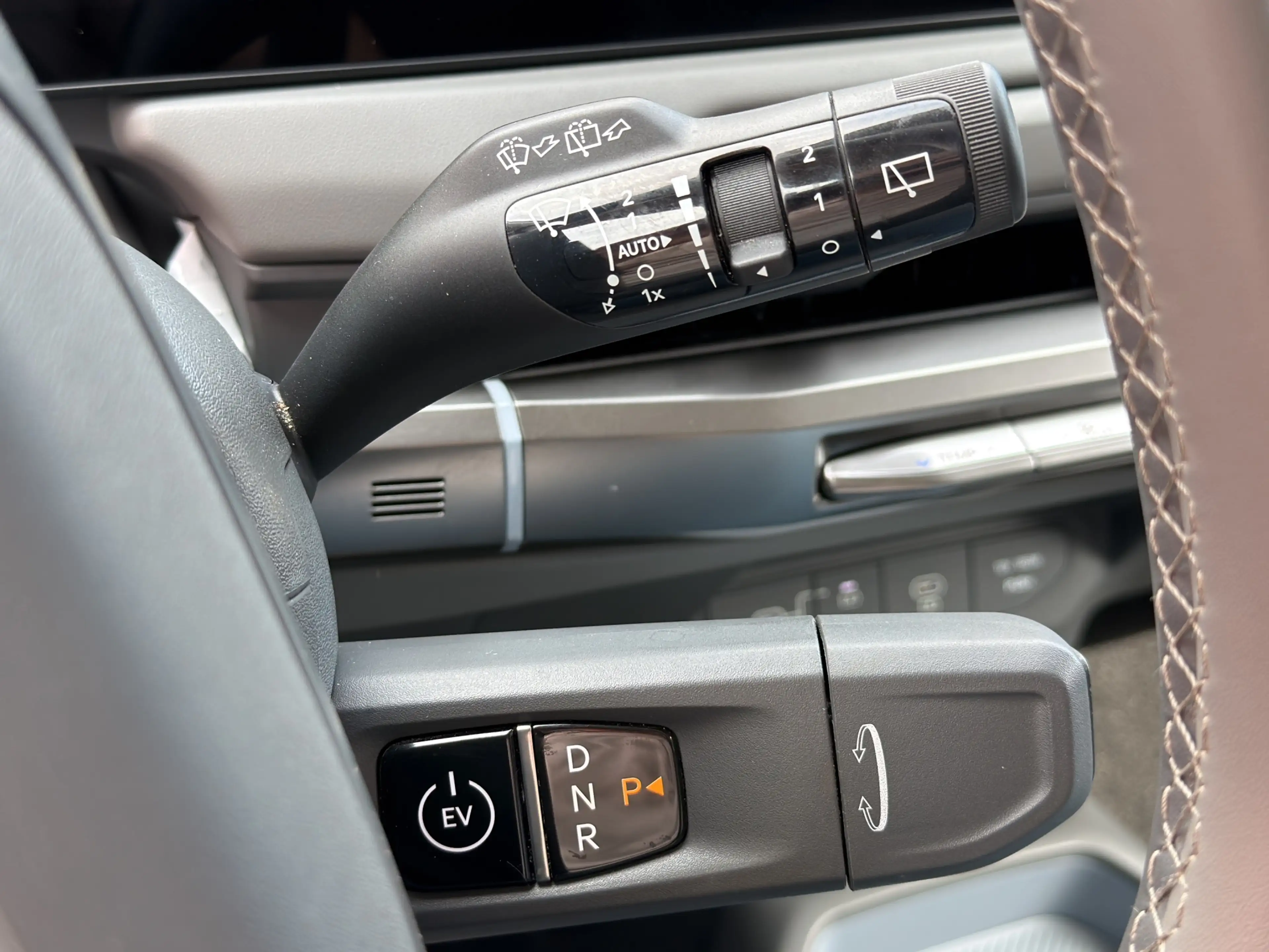 Kia EV3 Air 81.4 kWh Long range/ Camera / Adaptive Cruise — photo 15