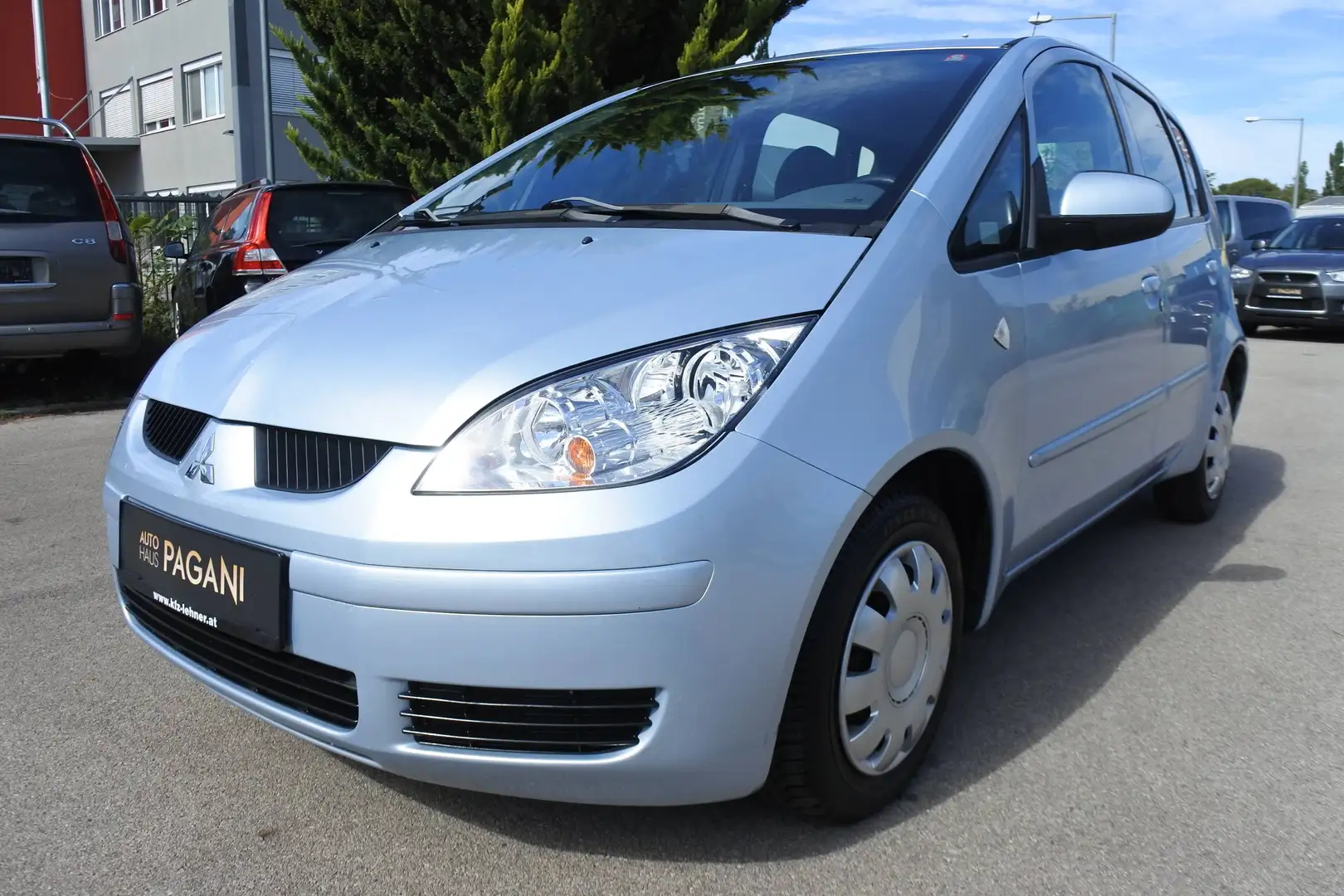 Mitsubishi Colt Colt Invite 1,3 Aut. Invite/NUR 45800KM!!/1.BESITZ Silber - 1
