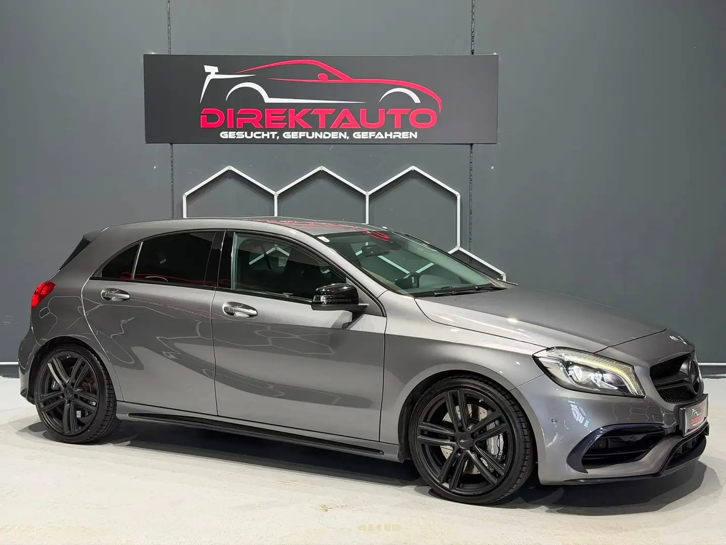 Mercedes-Benz A 45 AMG A 45 AMG 4Matic (Facelift) Grau - 1