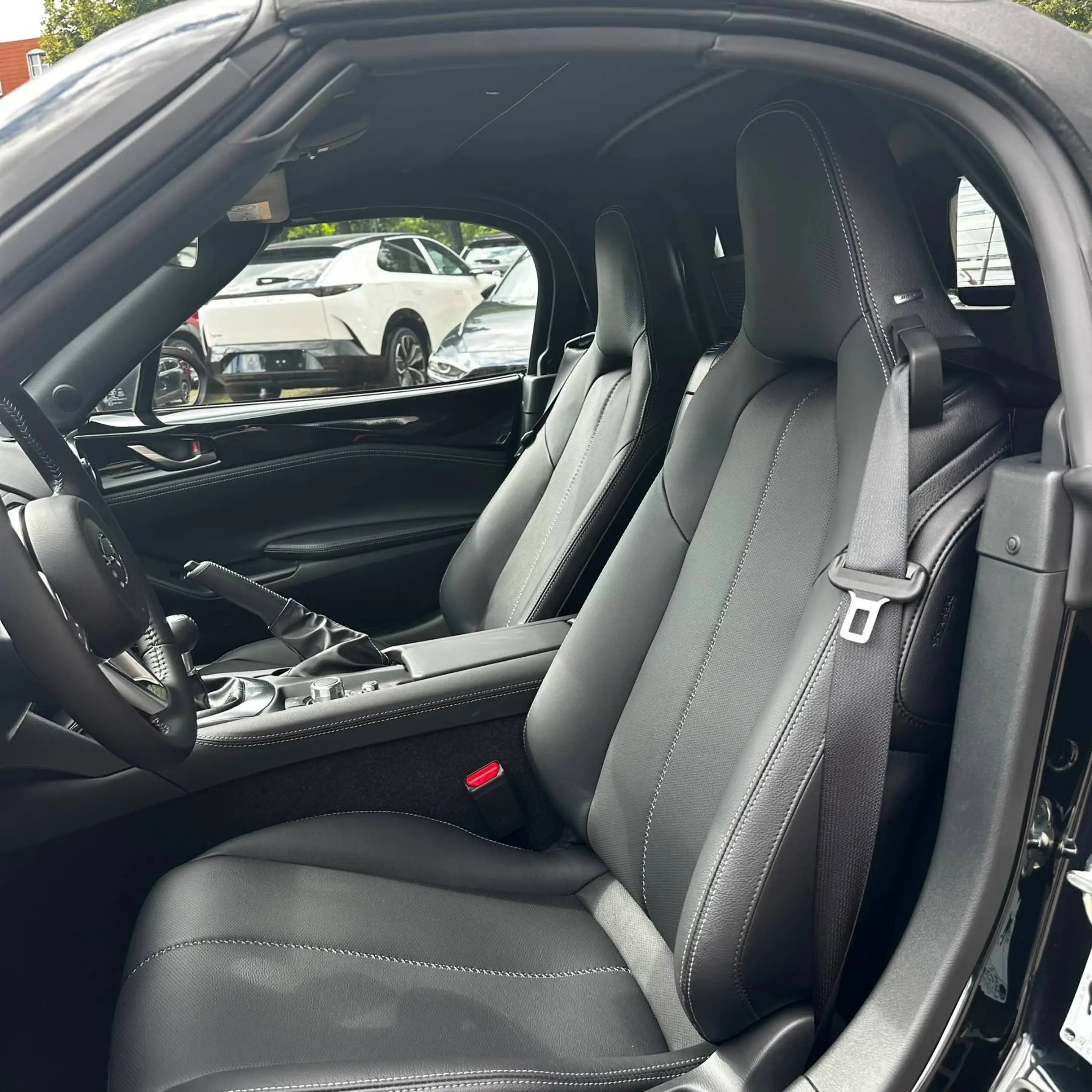 Mazda MX-5 1.5 SKYACTIV-G 132 Exclusive-Line — photo 9