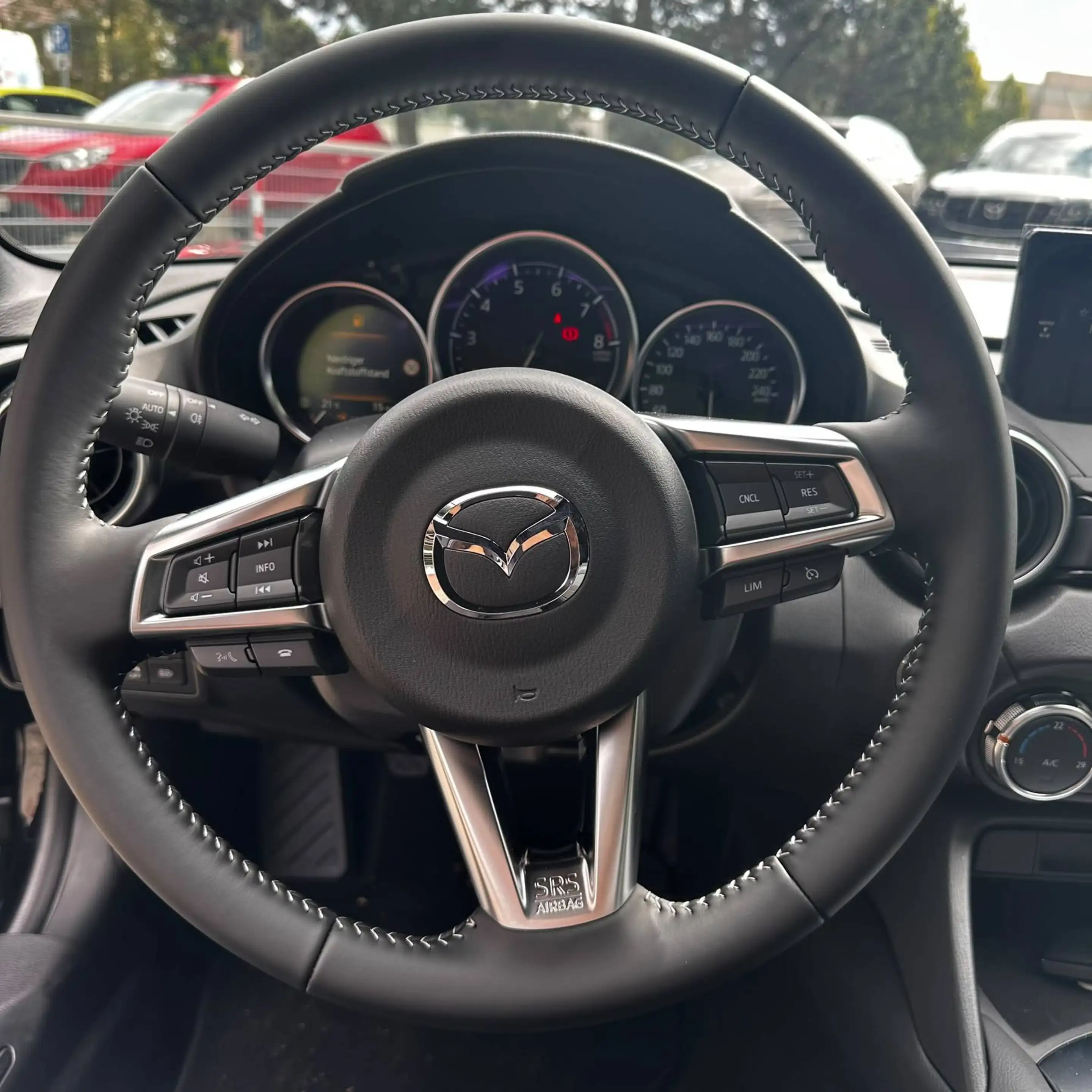 Mazda MX-5 1.5 SKYACTIV-G 132 Exclusive-Line — photo 11