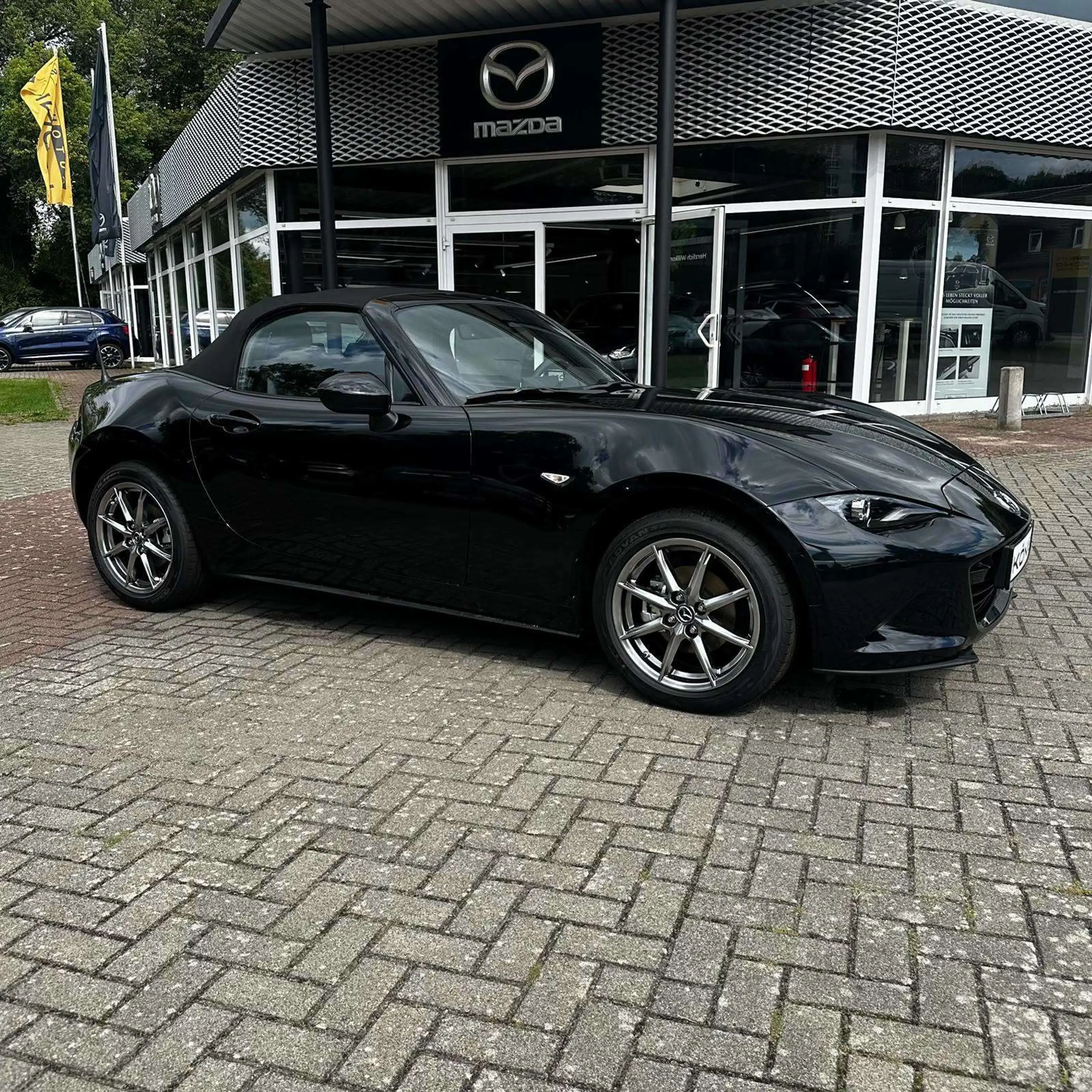 Mazda MX-5 1.5 SKYACTIV-G 132 Exclusive-Line — photo 3