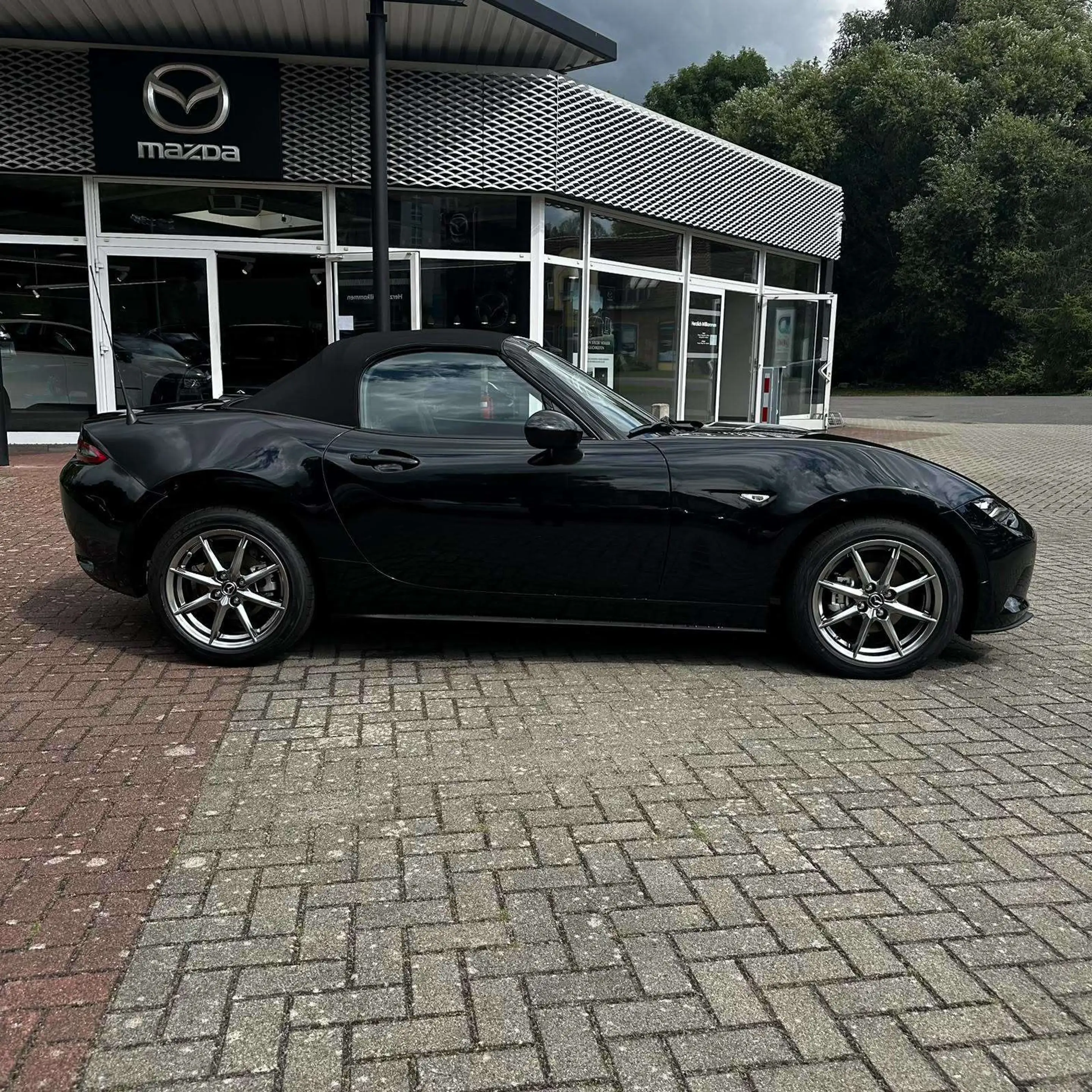 Mazda MX-5 1.5 SKYACTIV-G 132 Exclusive-Line — photo 4