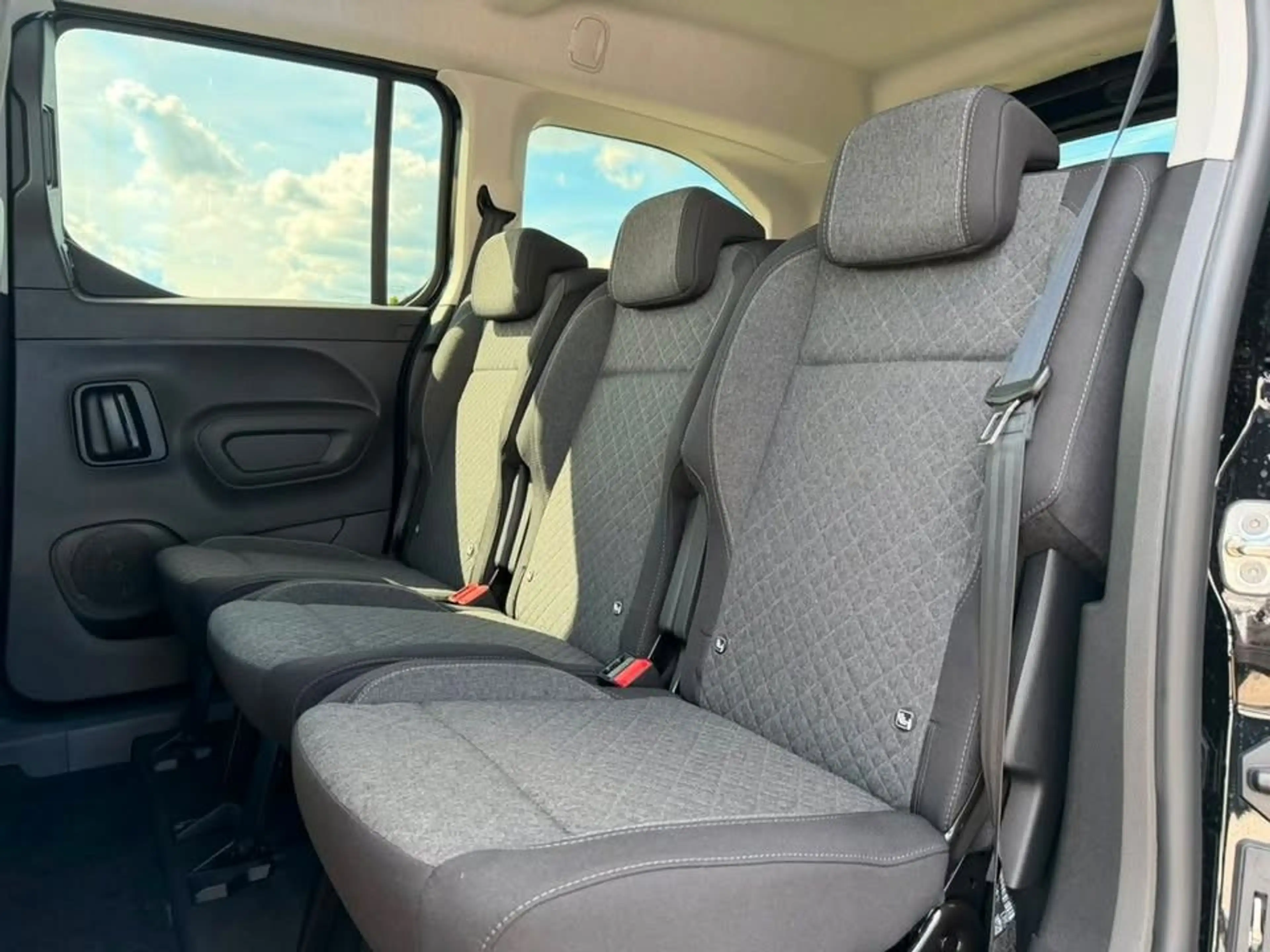 Opel Combo Life Combo XL GS 1.5 Diesel S/S 6G *CONNECT-PAKET* — photo 11