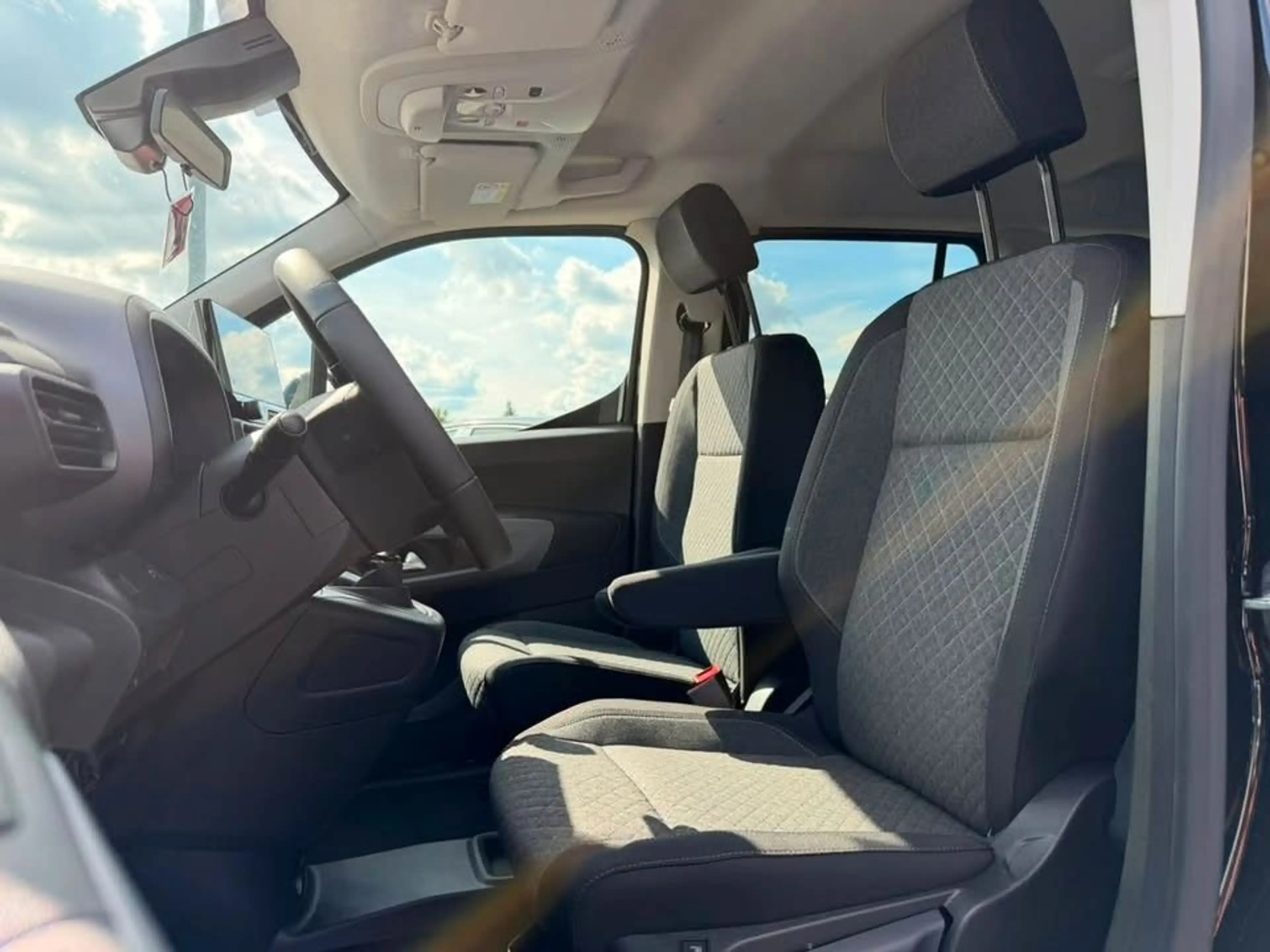 Opel Combo Life Combo XL GS 1.5 Diesel S/S 6G *CONNECT-PAKET* — photo 15