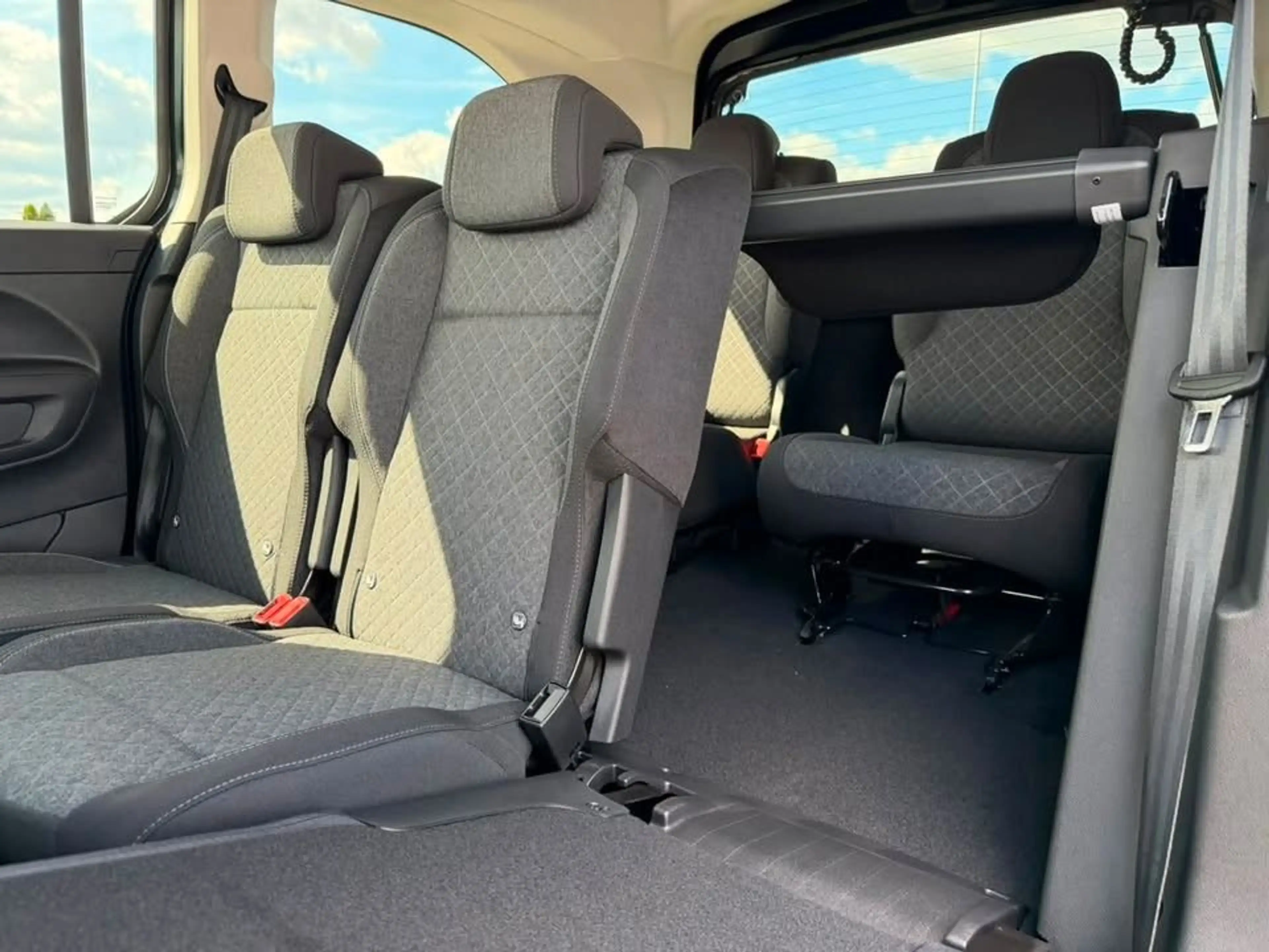 Opel Combo Life Combo XL GS 1.5 Diesel S/S 6G *CONNECT-PAKET* — photo 12