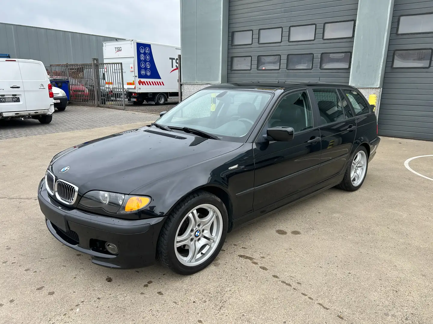 BMW 316 Touring 316i sport uitvoering zie foto's lage km Noir - 1
