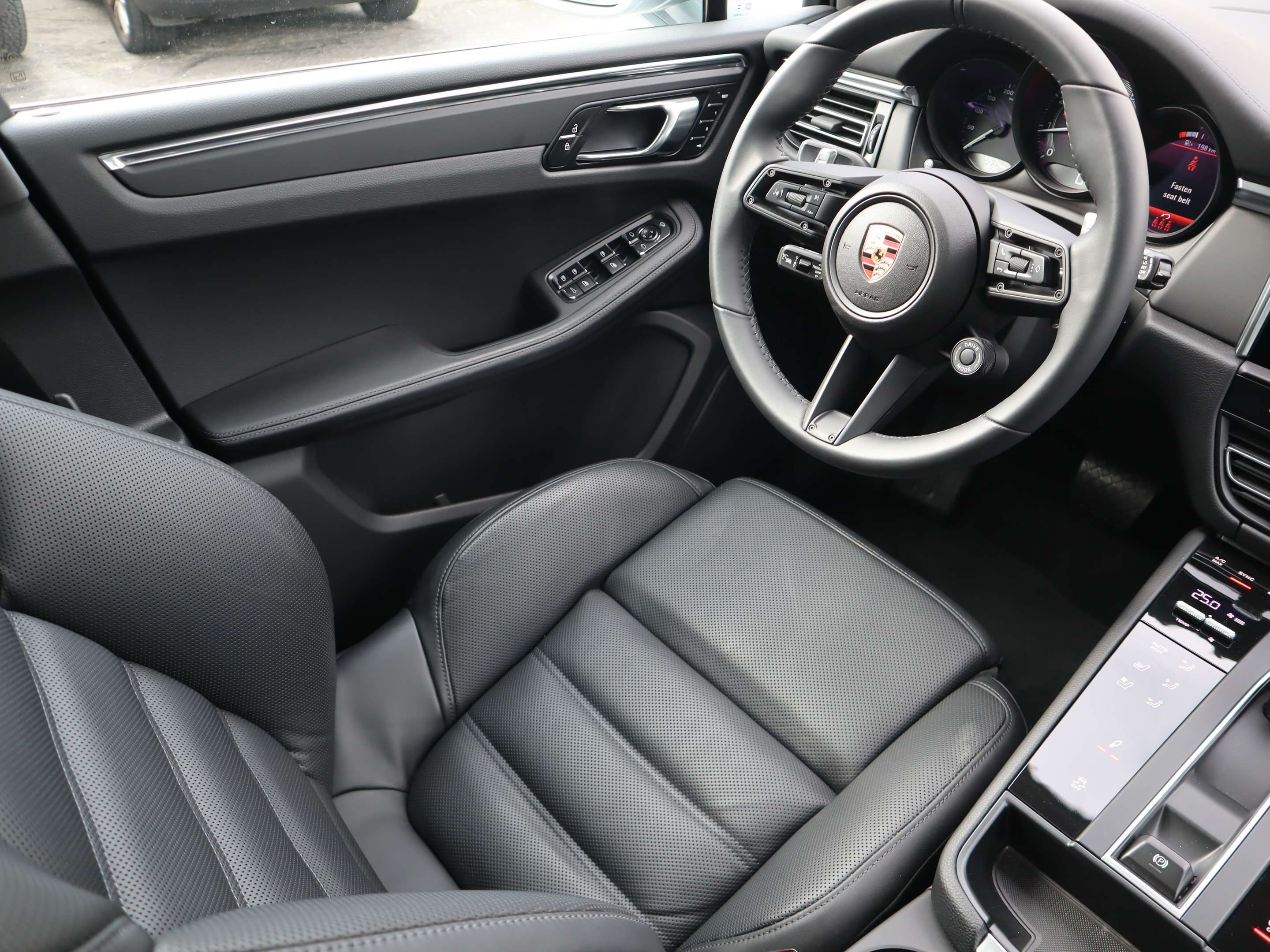2025 Porsche Macan AWD thumb 15
