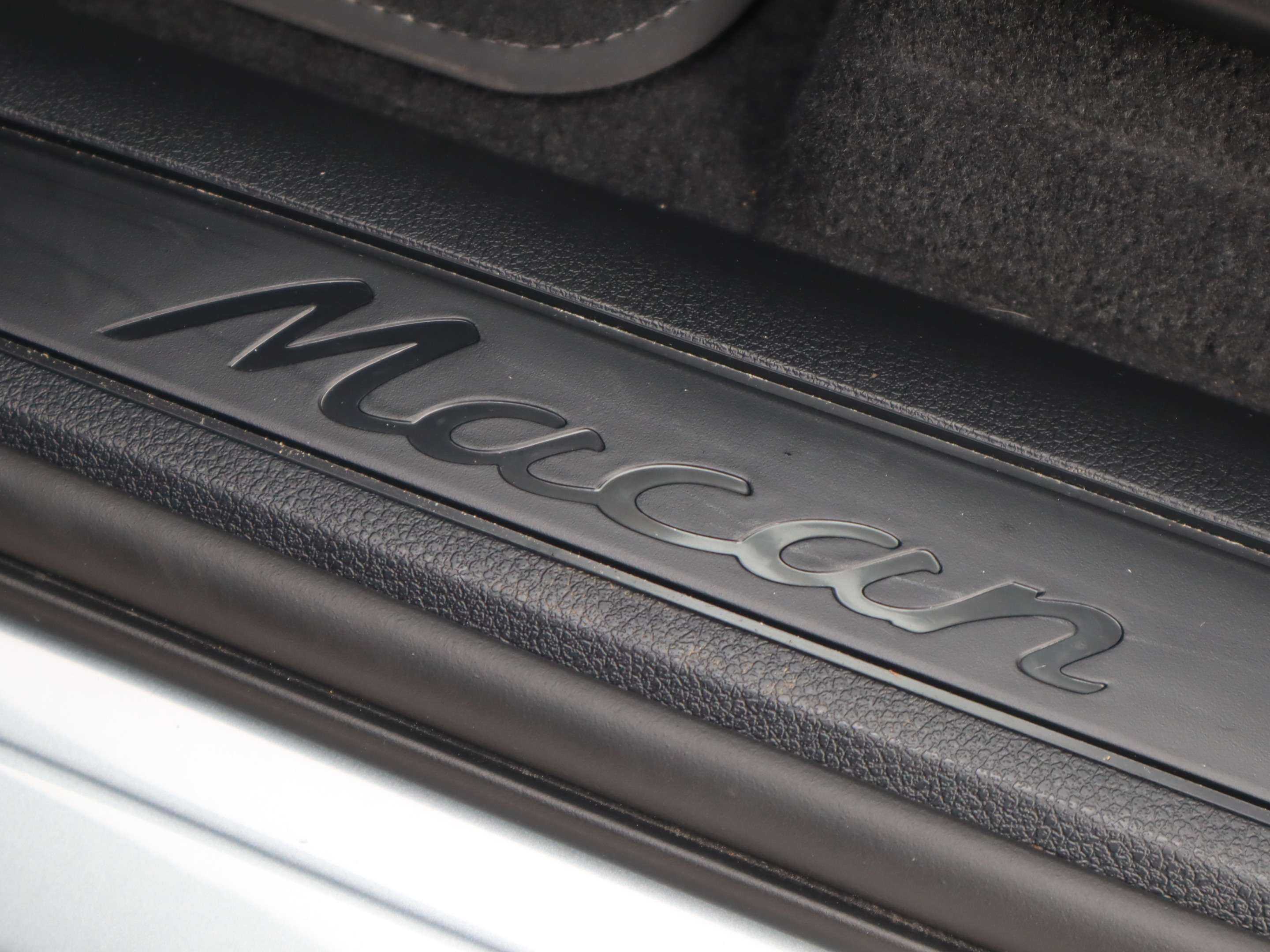 2025 Porsche Macan AWD thumb 22