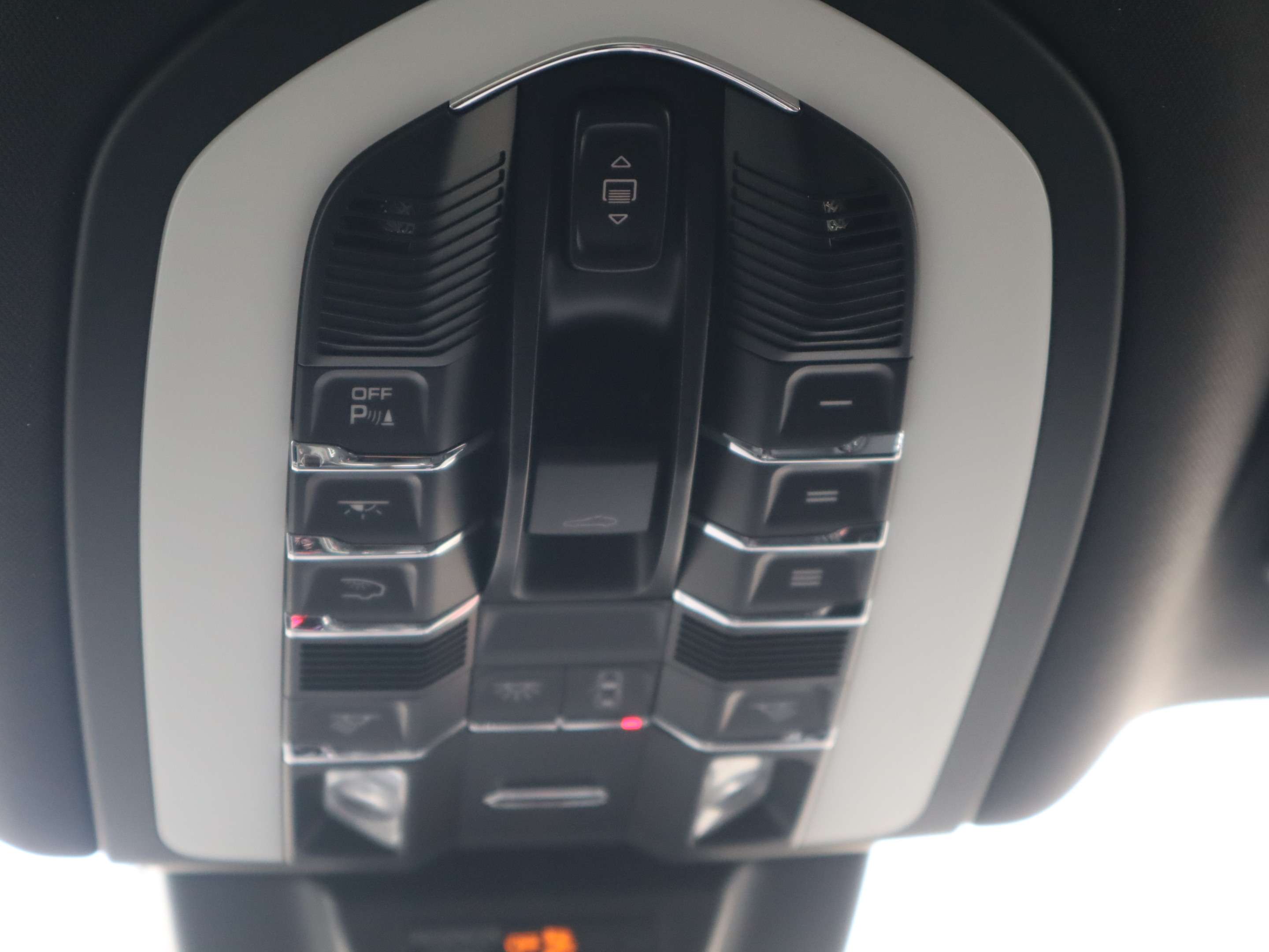 2025 Porsche Macan AWD thumb 19