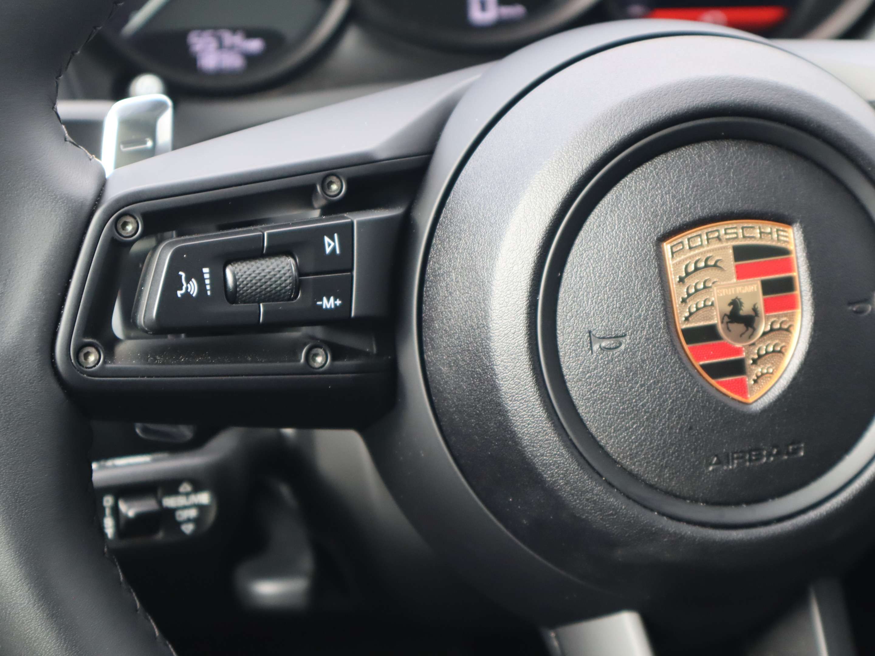 2025 Porsche Macan AWD thumb 18
